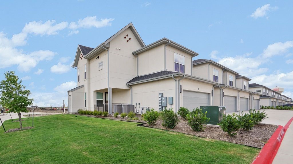 11233 American Elm Way 16101