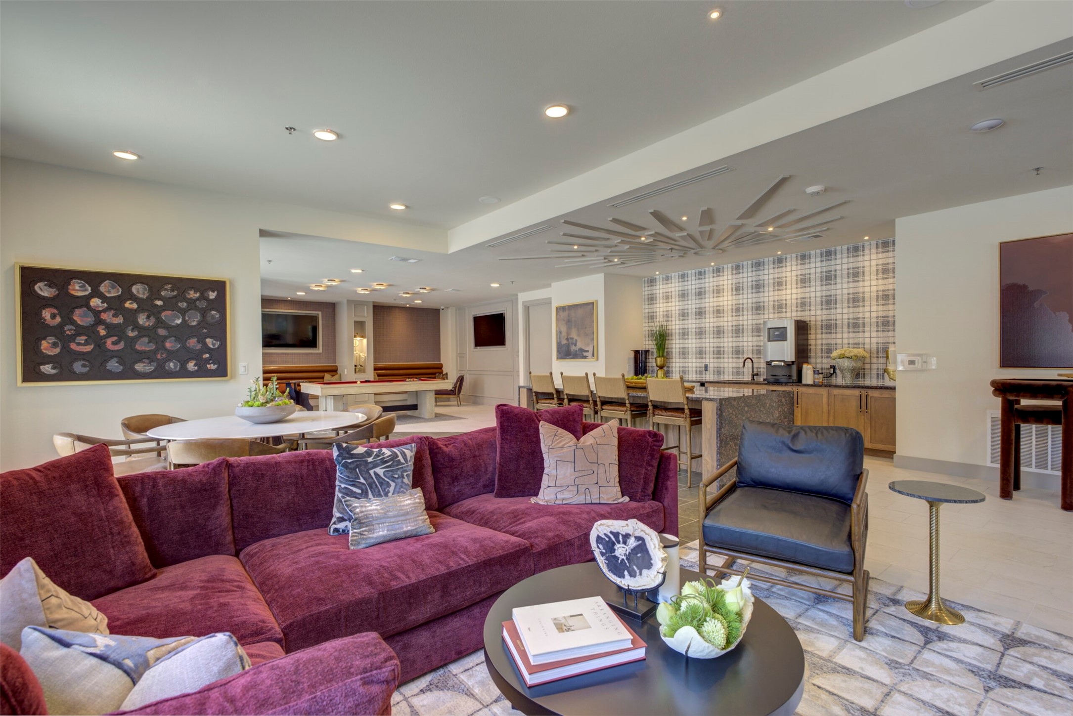 11233 American Elm Way 16101