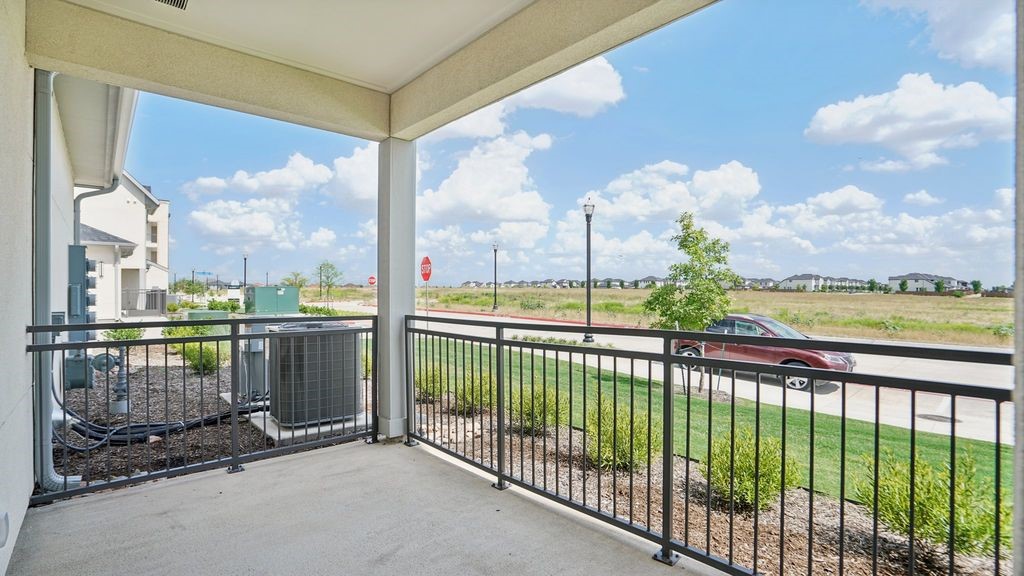 11233 American Elm Way 16101