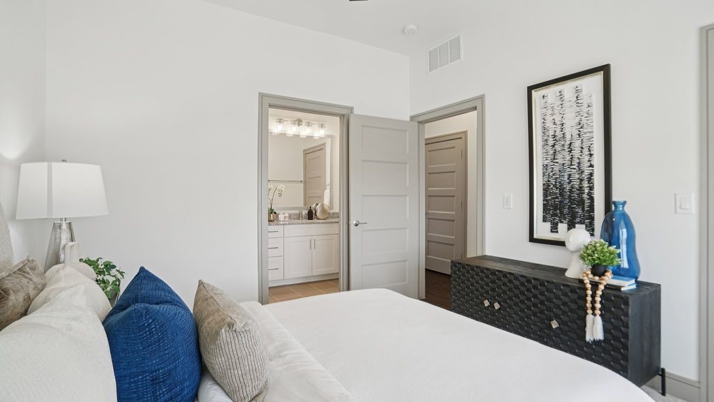 11233 American Elm Way 16101