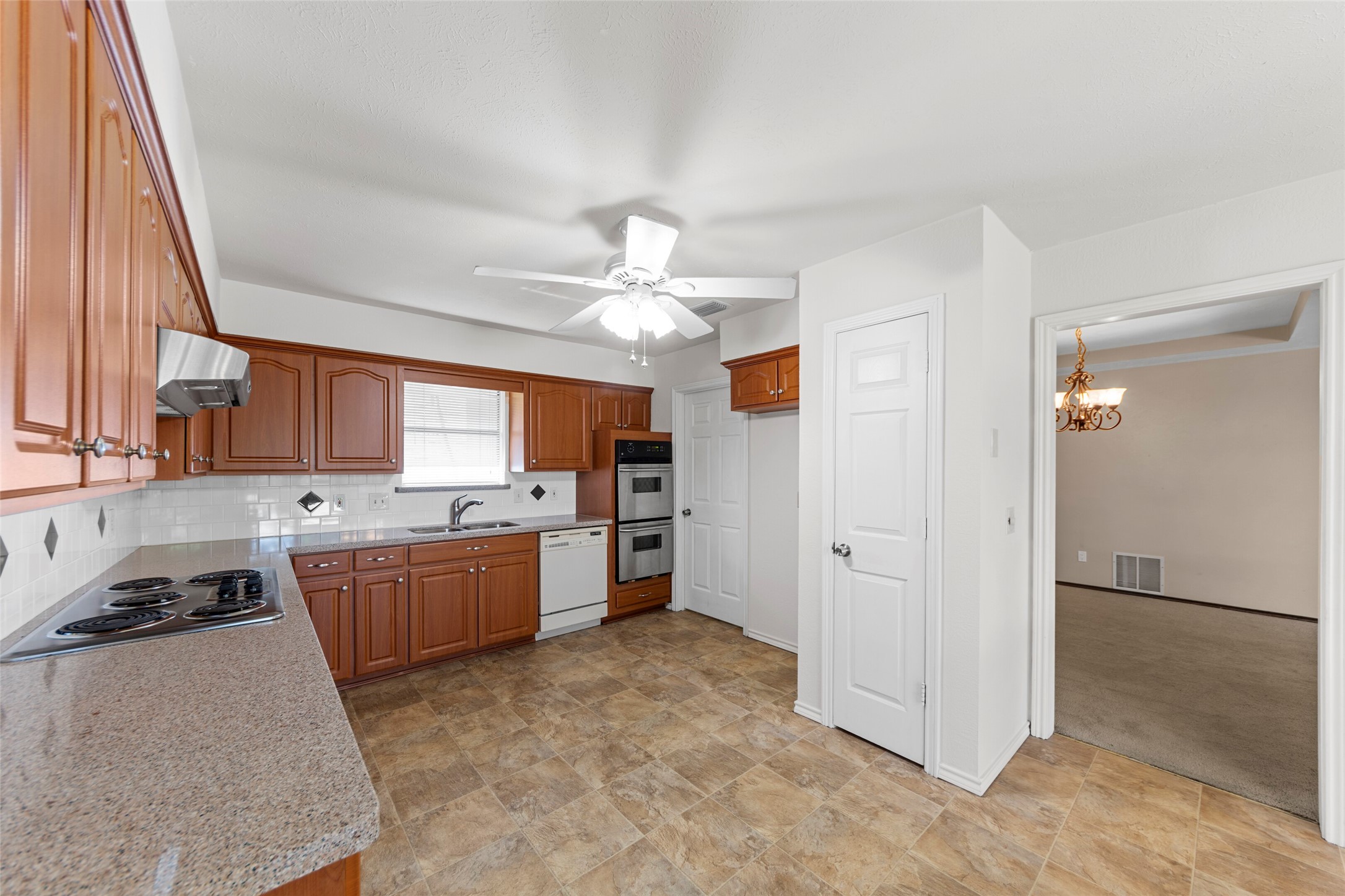 1708 Knob Hill Drive