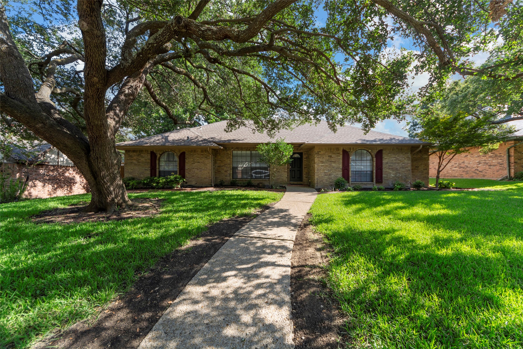 1708 Knob Hill Drive