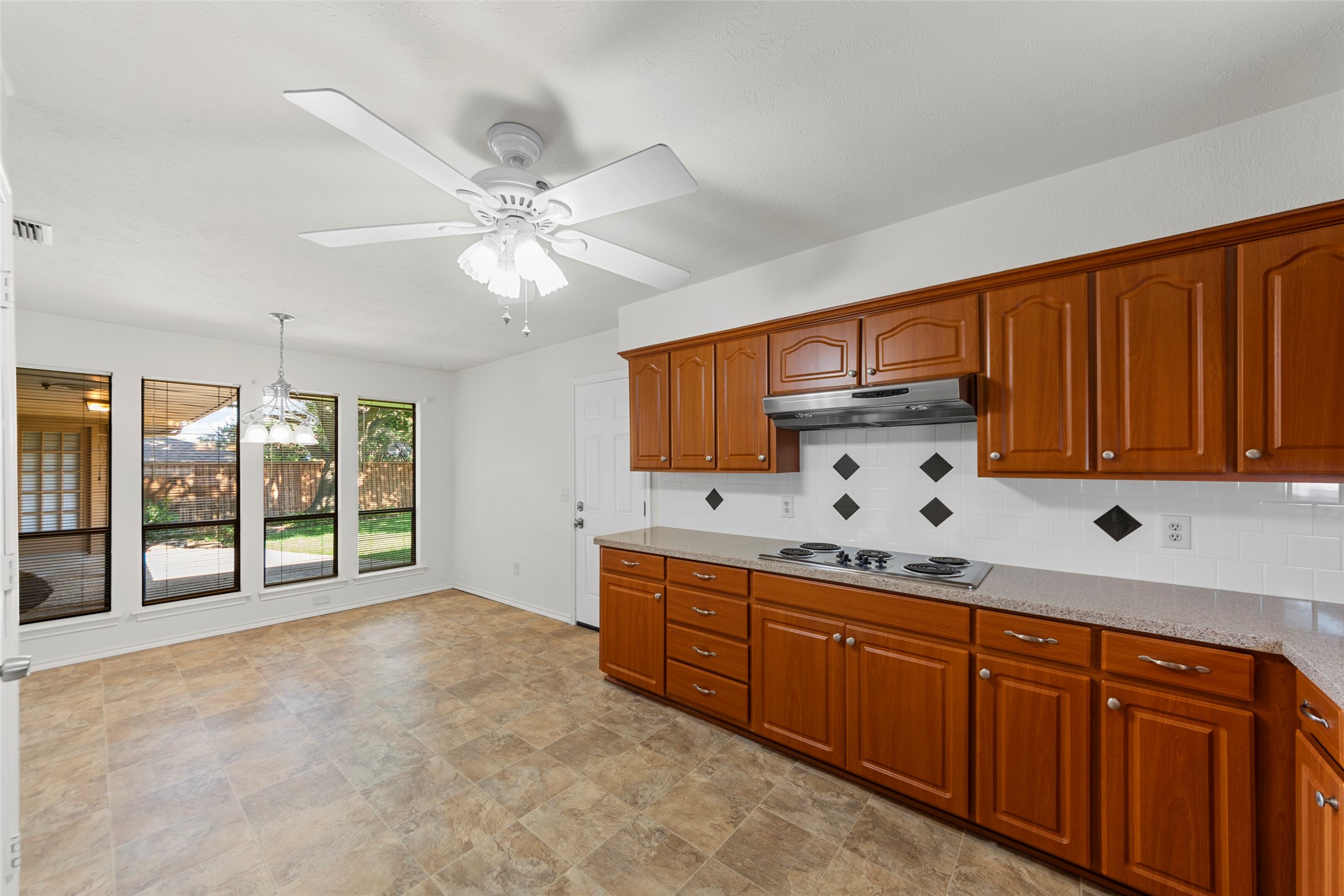 1708 Knob Hill Drive