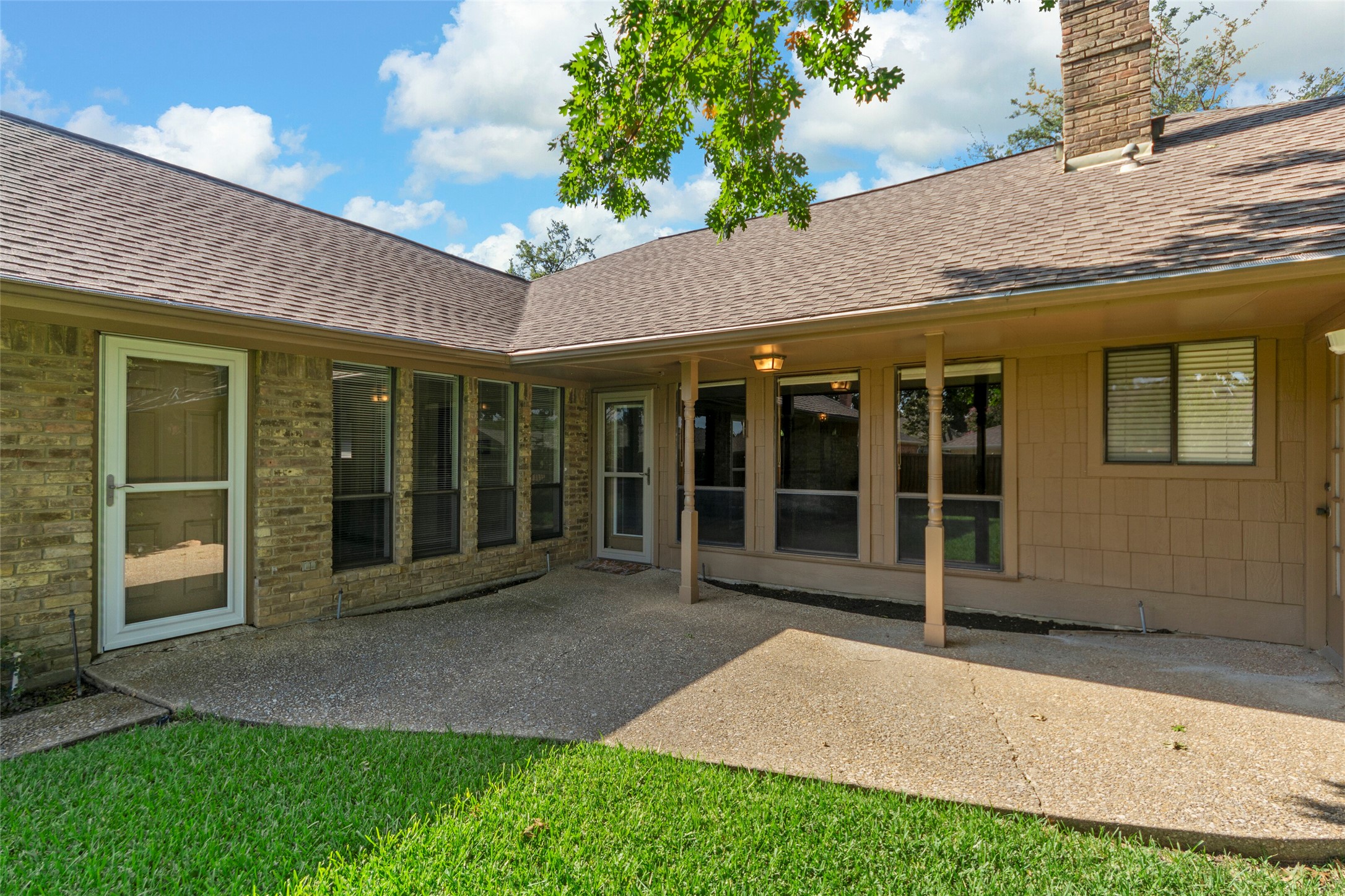 1708 Knob Hill Drive