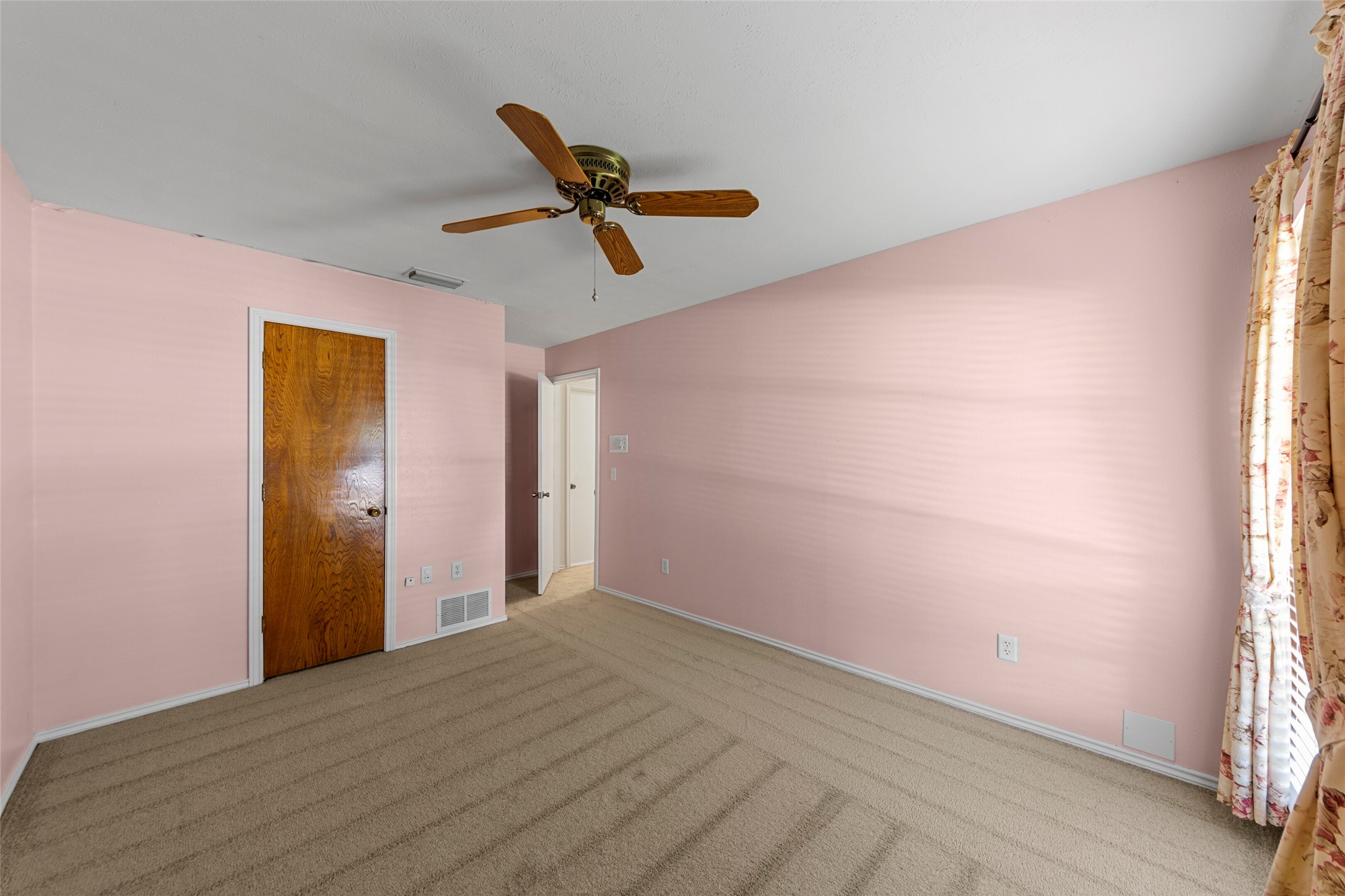 1708 Knob Hill Drive