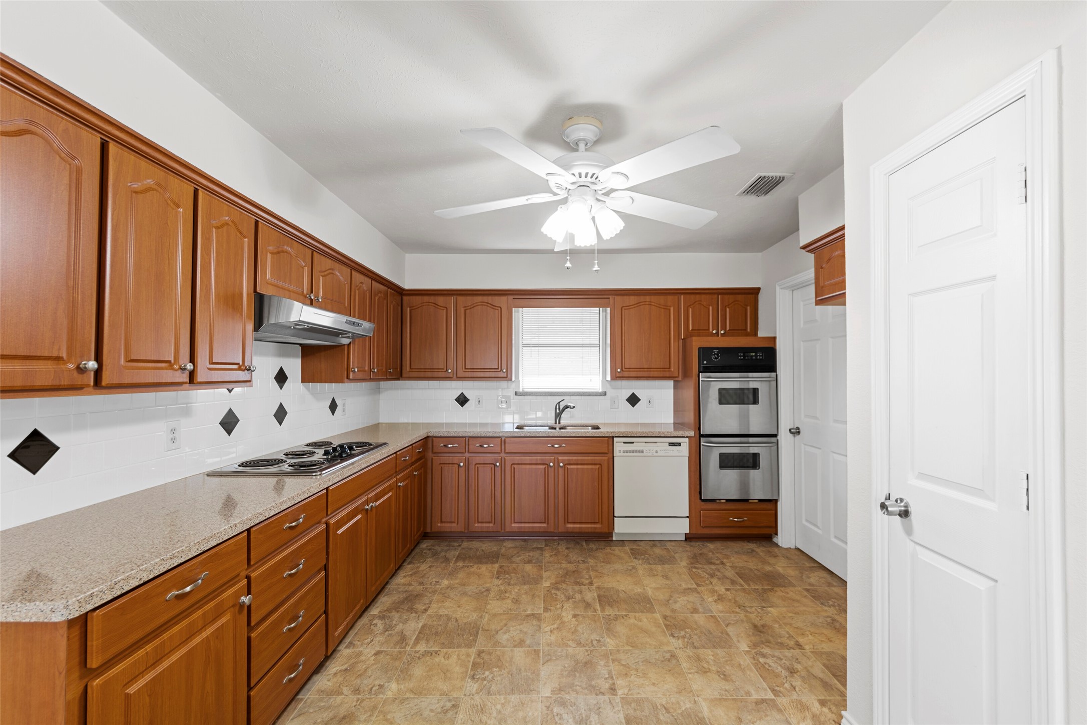 1708 Knob Hill Drive