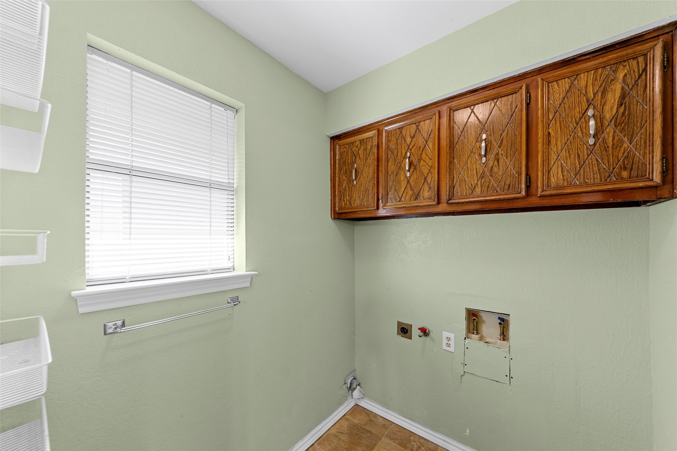 1708 Knob Hill Drive