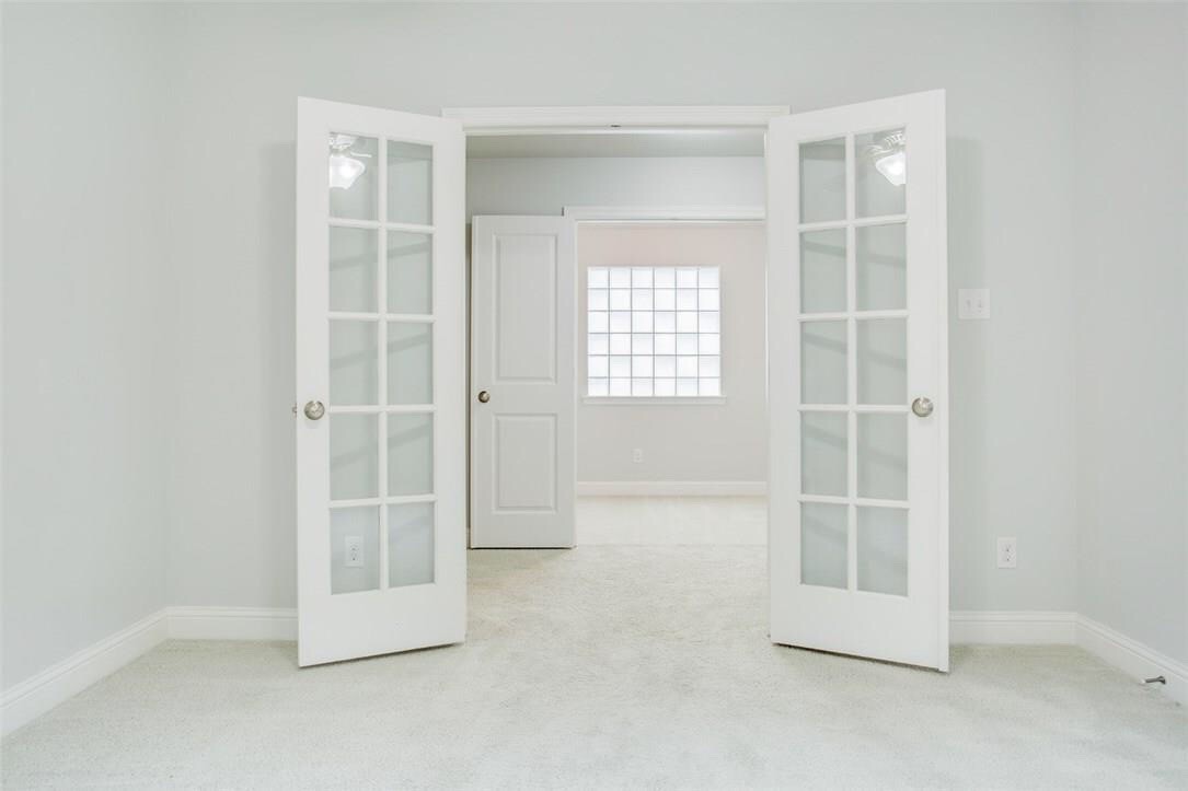 2221 Longwood Drive