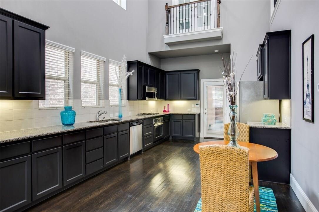 2221 Longwood Drive
