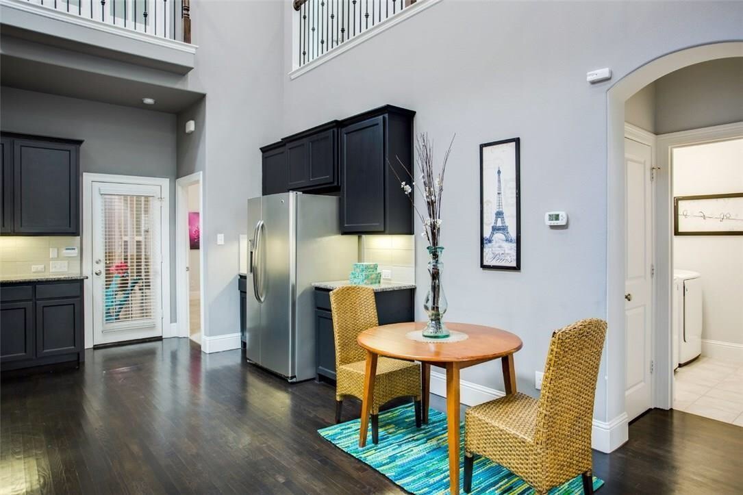 2221 Longwood Drive