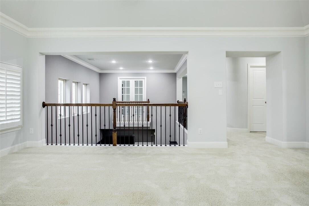 2221 Longwood Drive