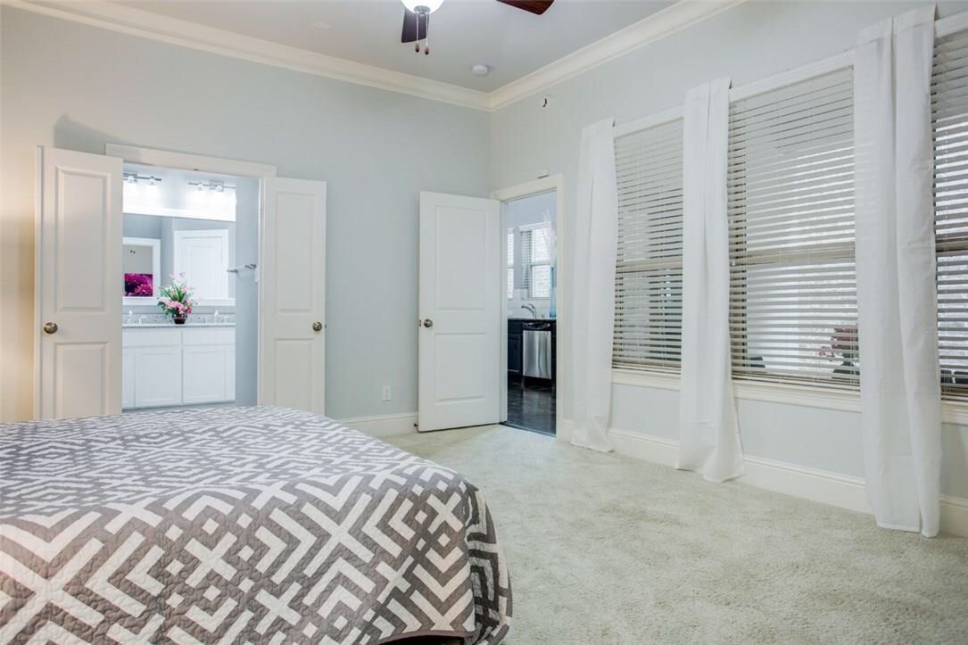 2221 Longwood Drive