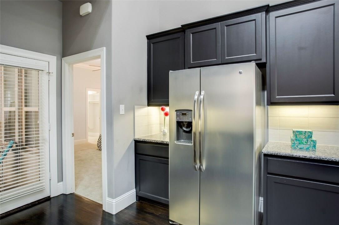 2221 Longwood Drive