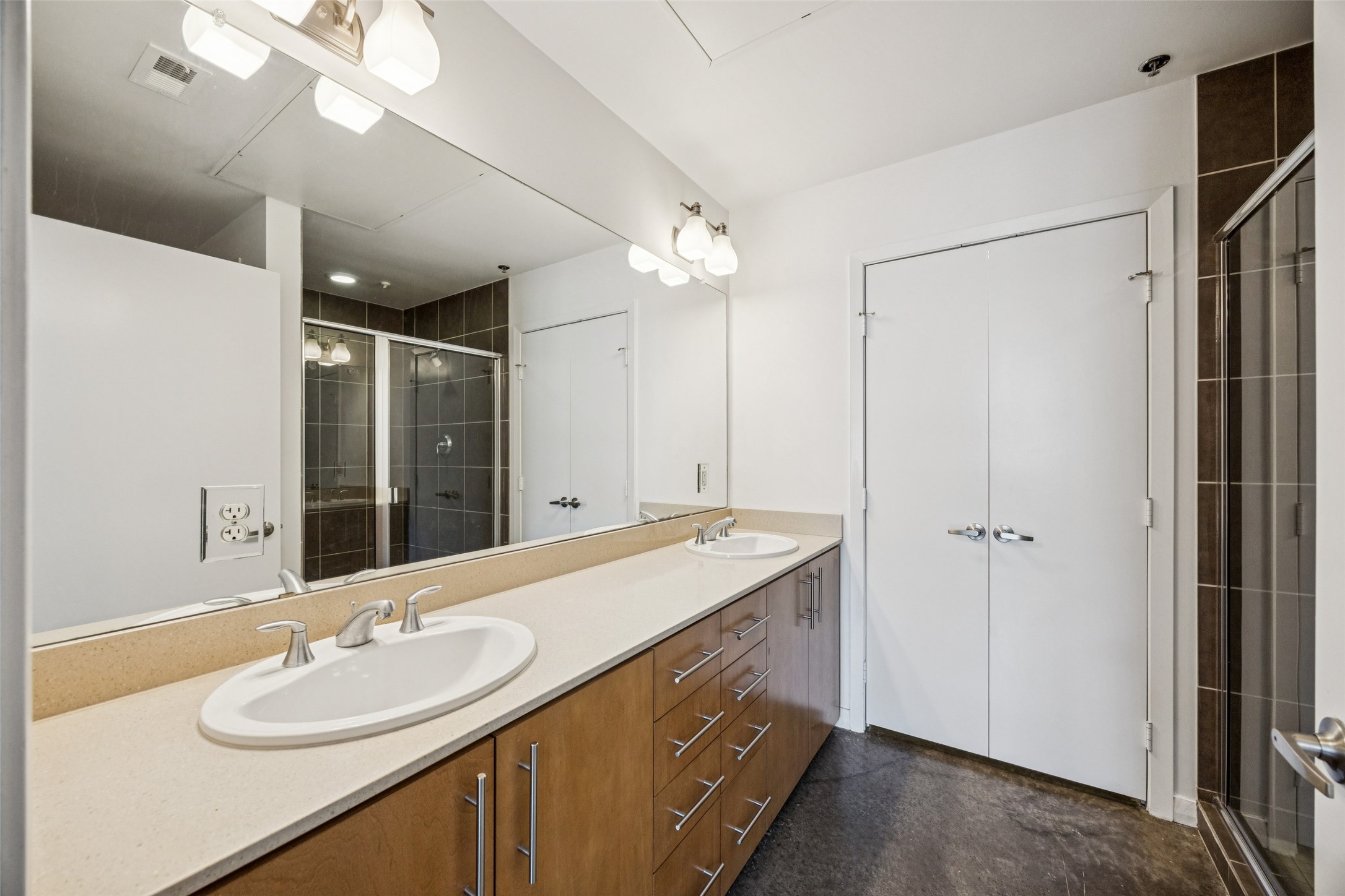 1001 Belleview Street 303