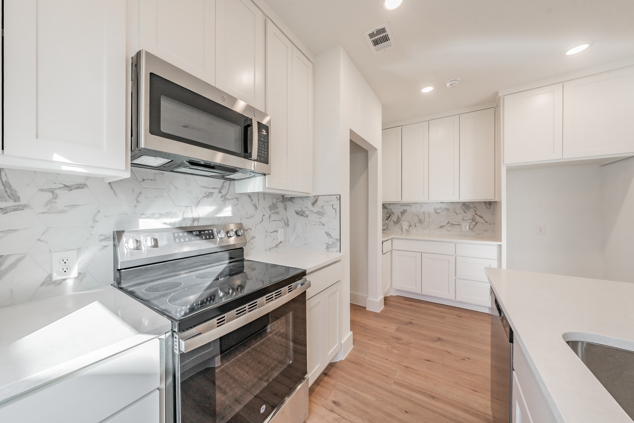 1224 Elva Warren Street