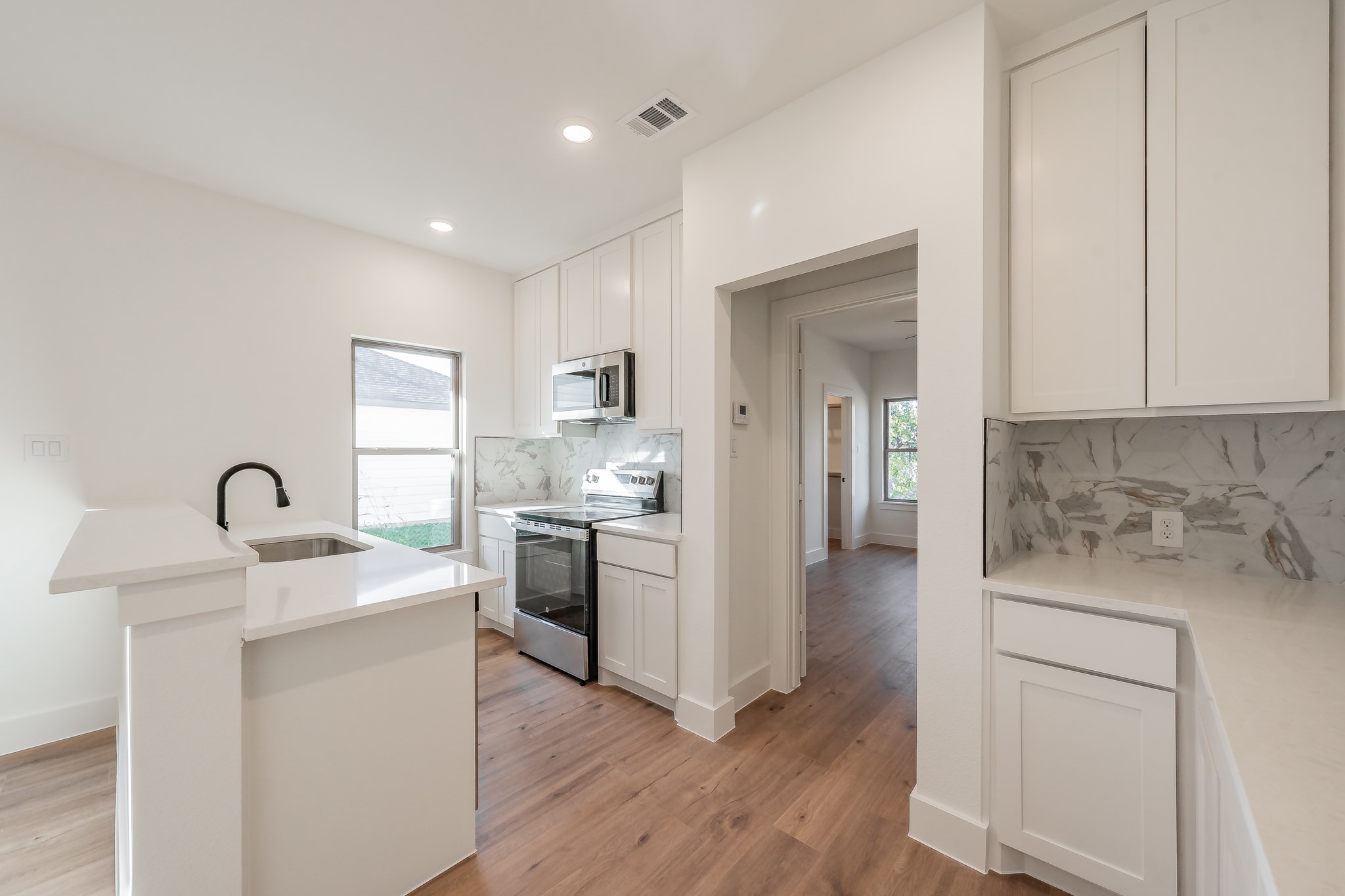 1224 Elva Warren Street