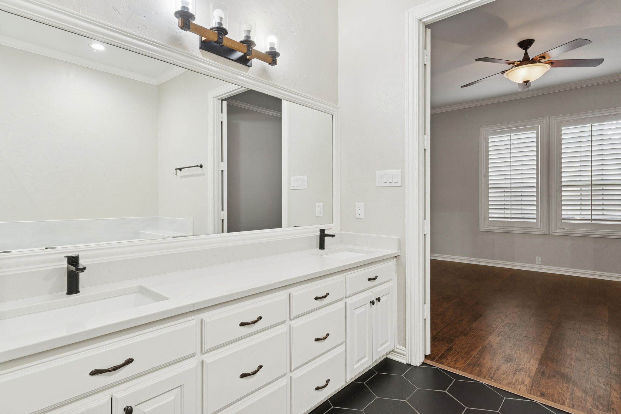 5200 Longview Street