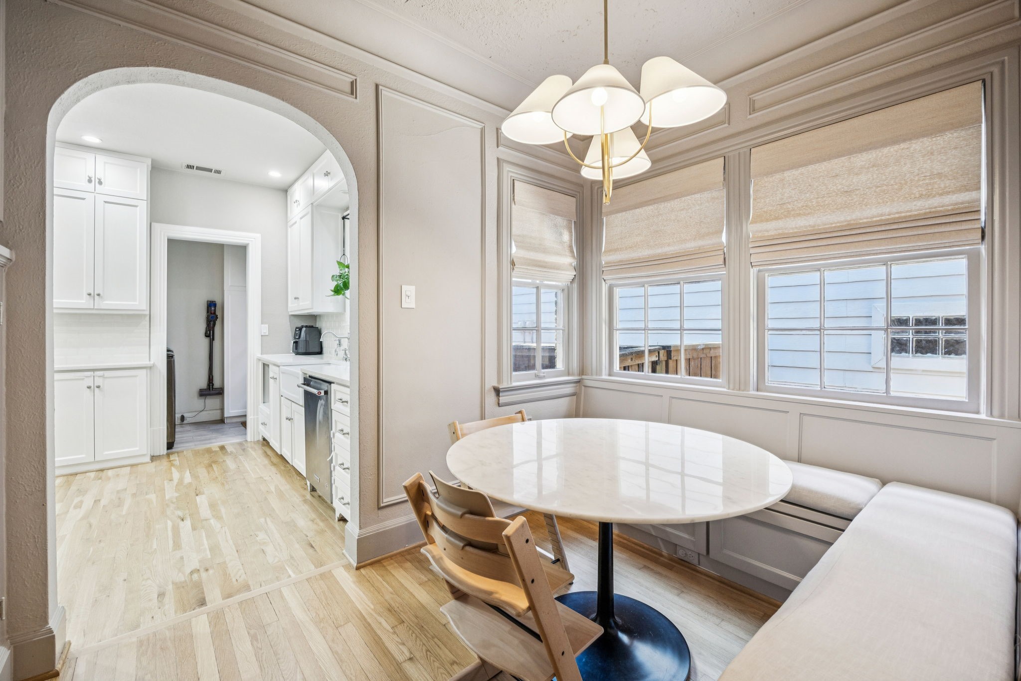 6006 Mercedes Avenue