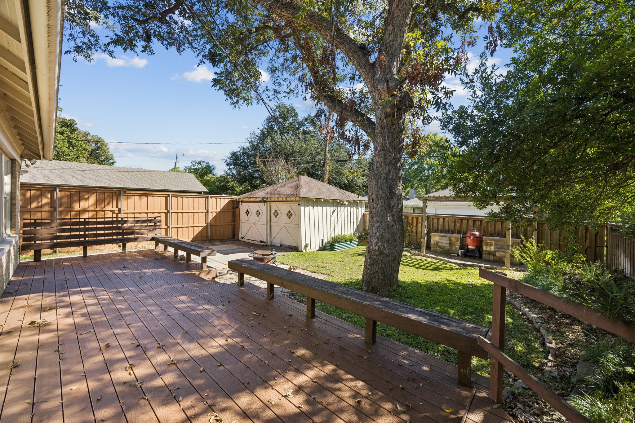 6006 Mercedes Avenue