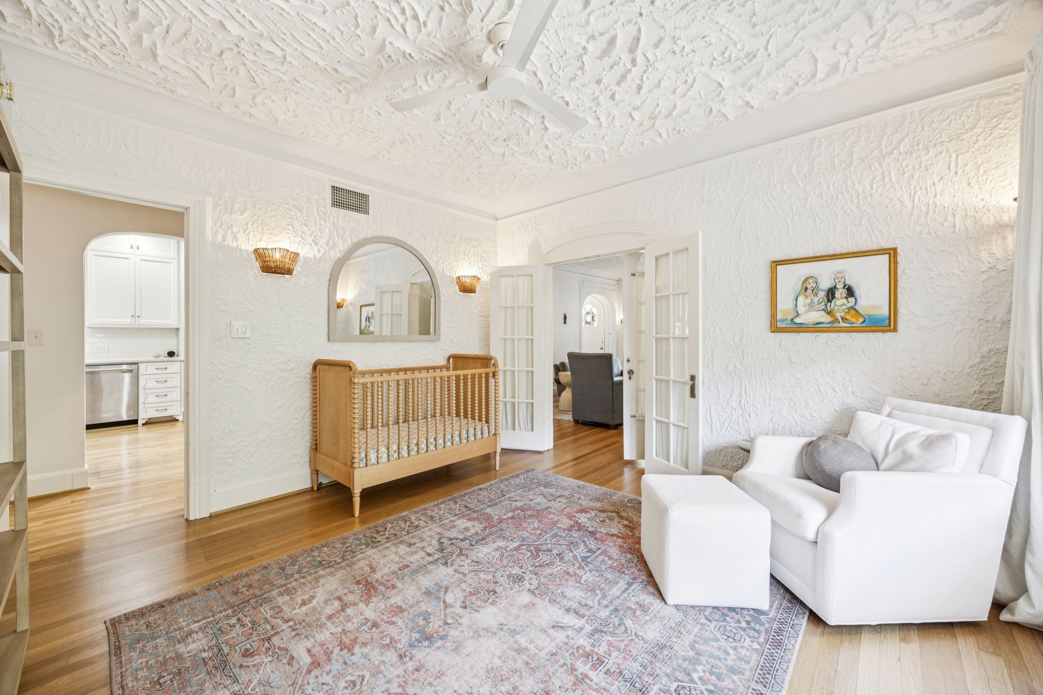 6006 Mercedes Avenue