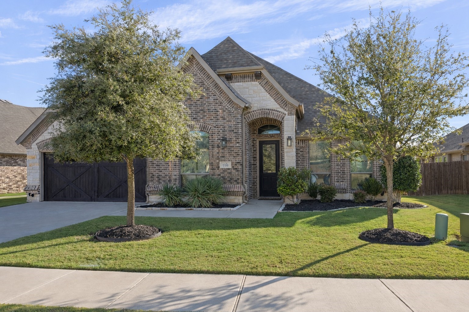 738 Larkspur Lane