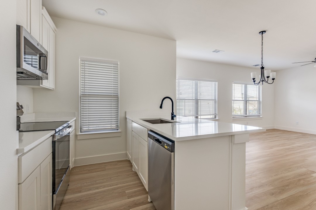 1224 Elva Warren Street