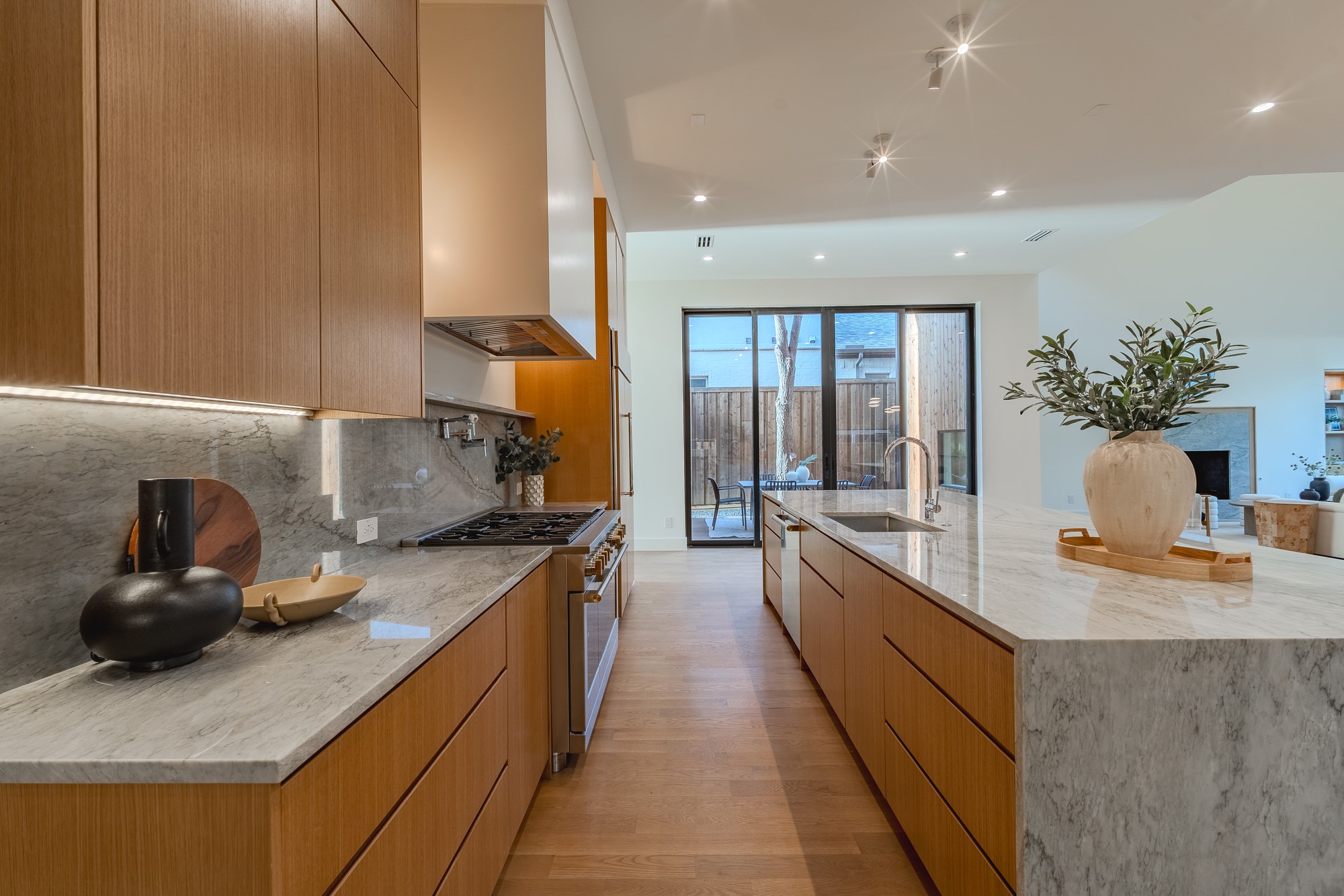 7319 Casa Loma Avenue