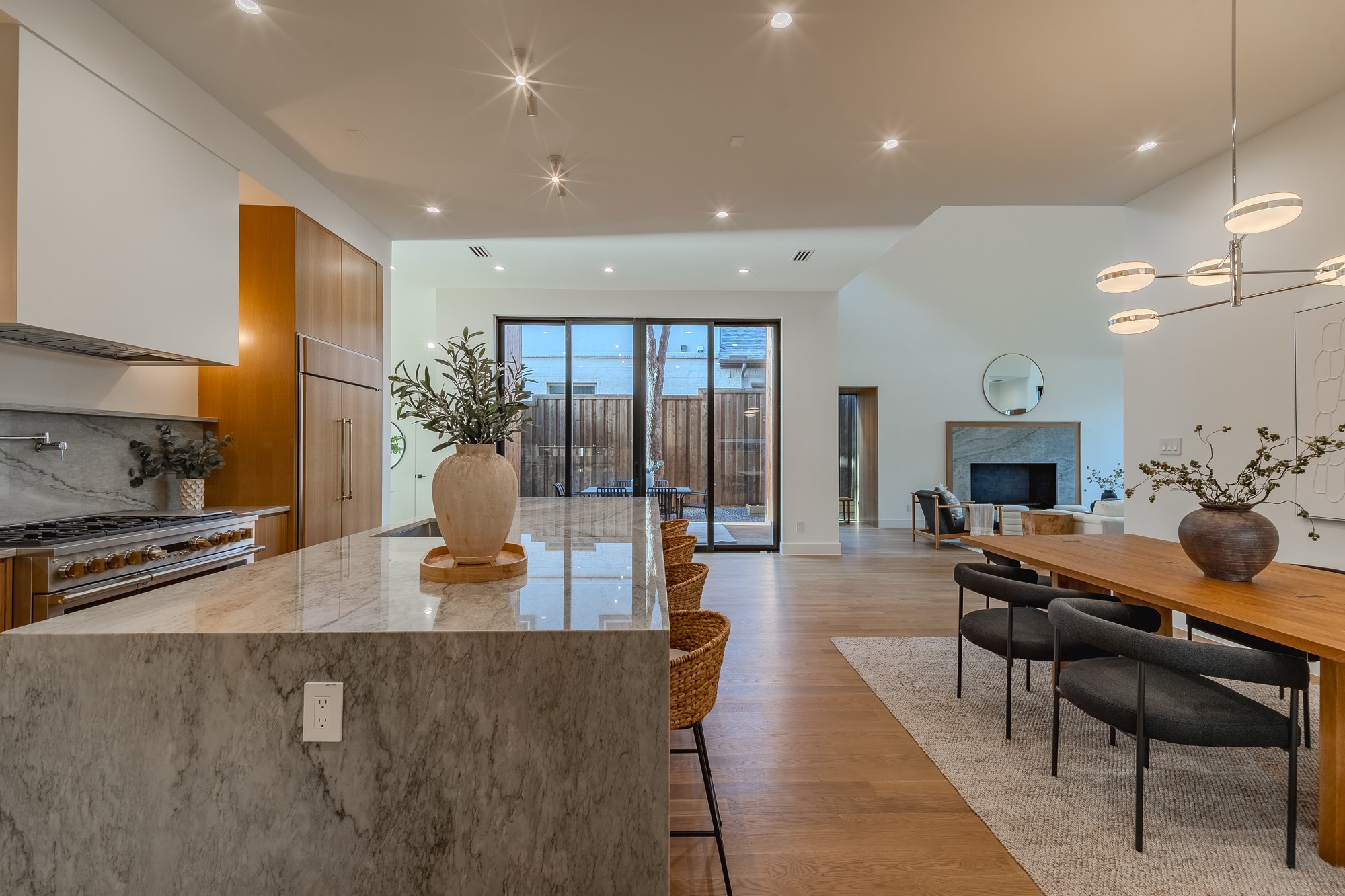 7319 Casa Loma Avenue