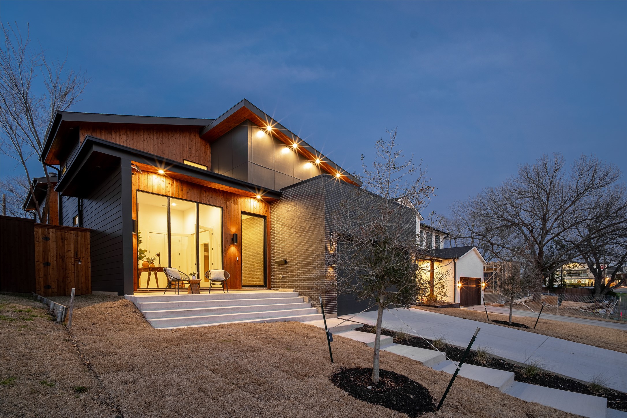 7319 Casa Loma Avenue