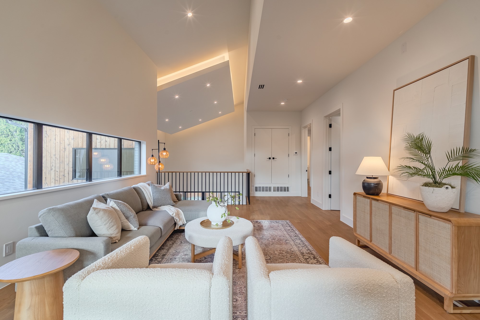 7319 Casa Loma Avenue