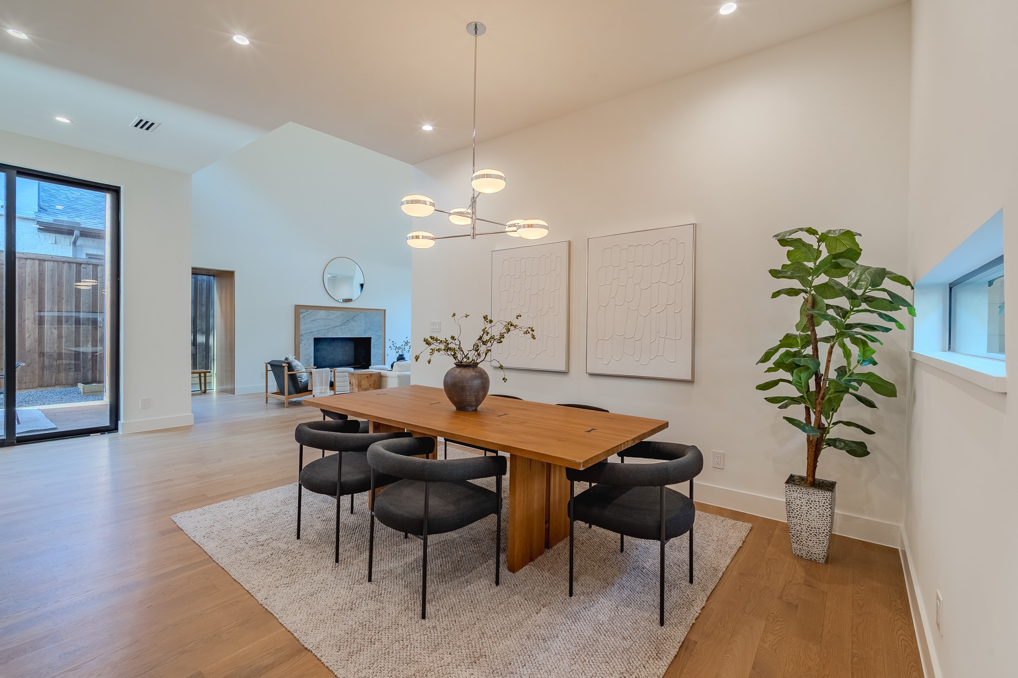 7319 Casa Loma Avenue