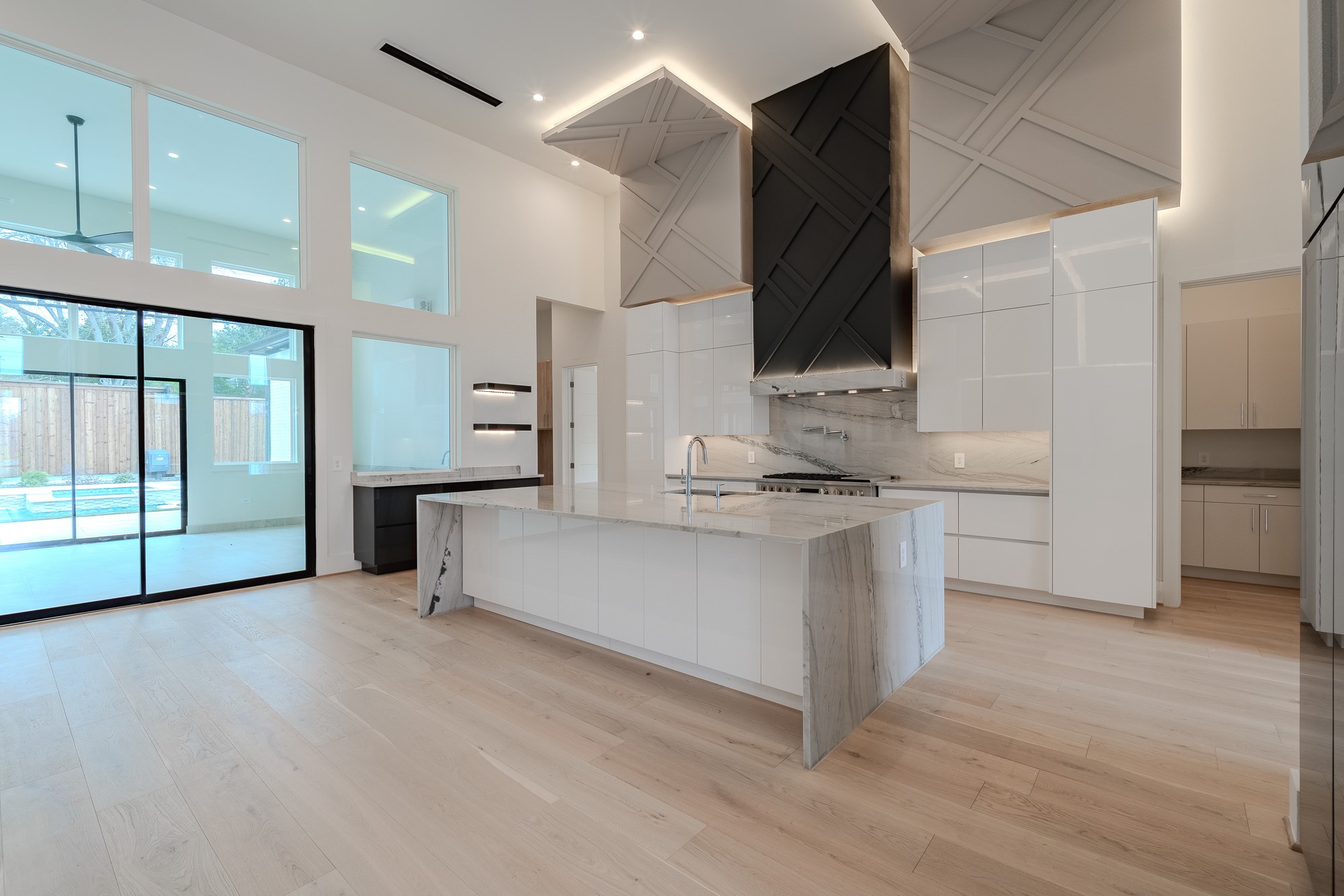 11314 Hillcrest Road