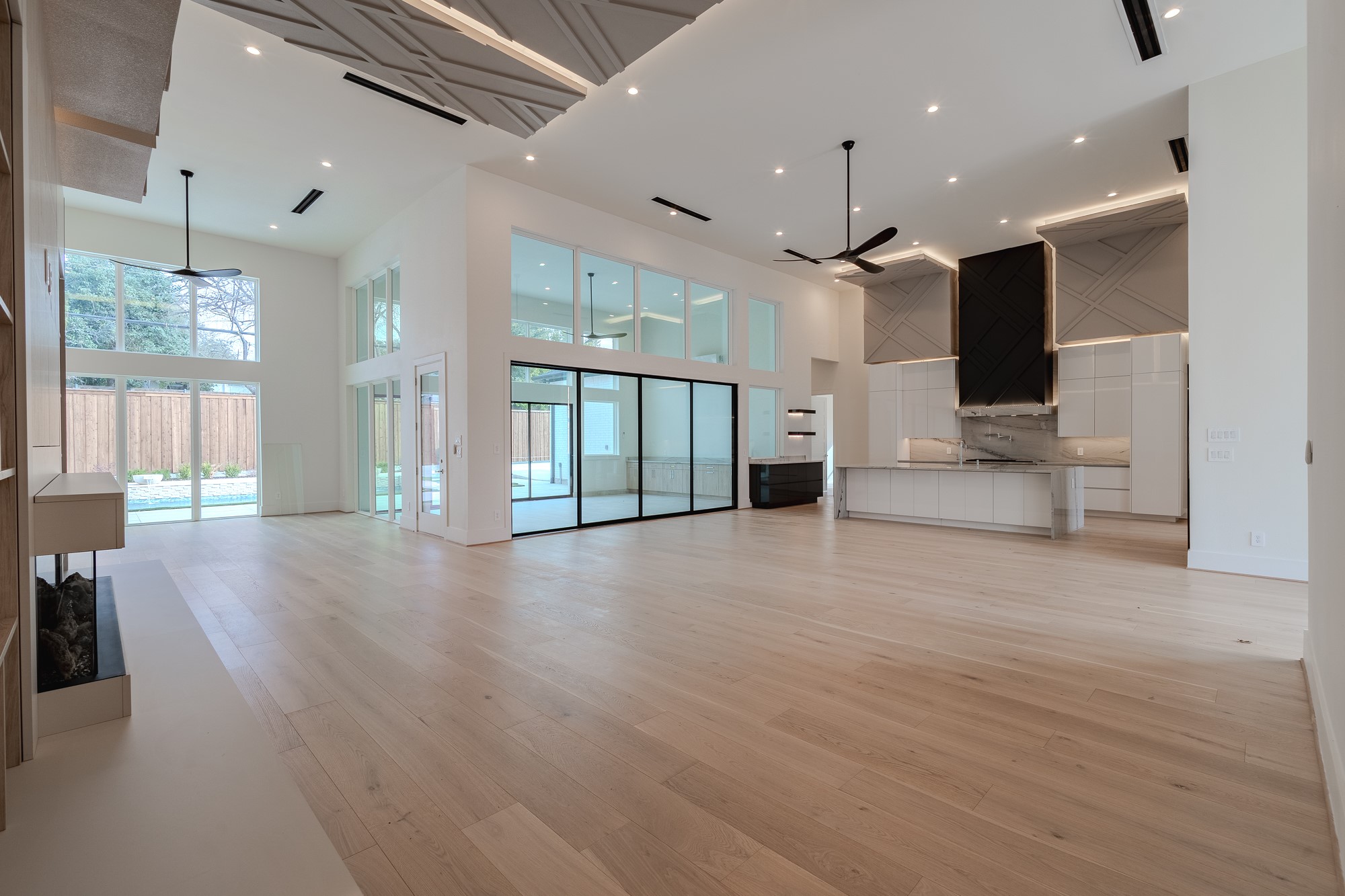 11314 Hillcrest Road