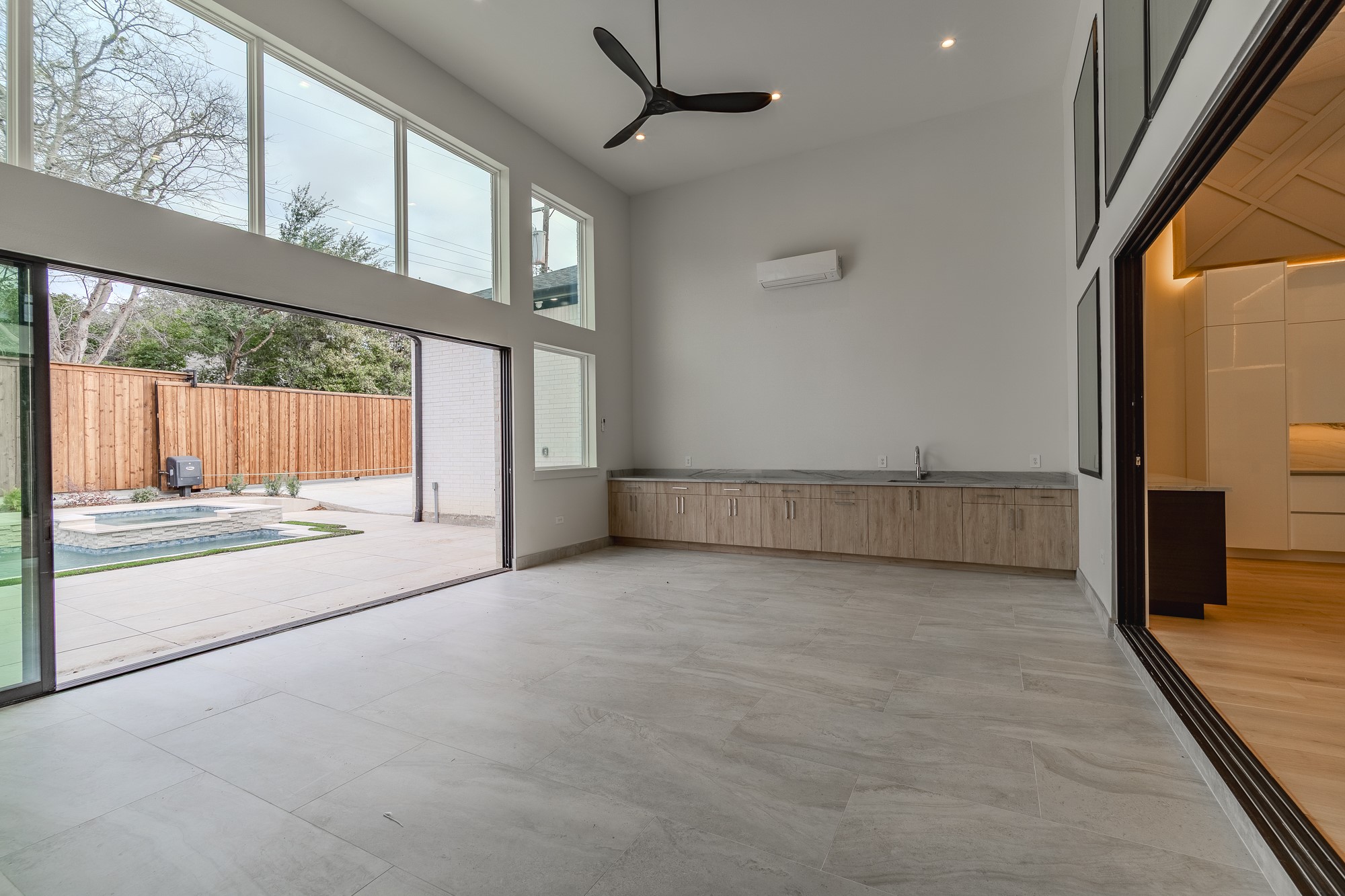 11314 Hillcrest Road