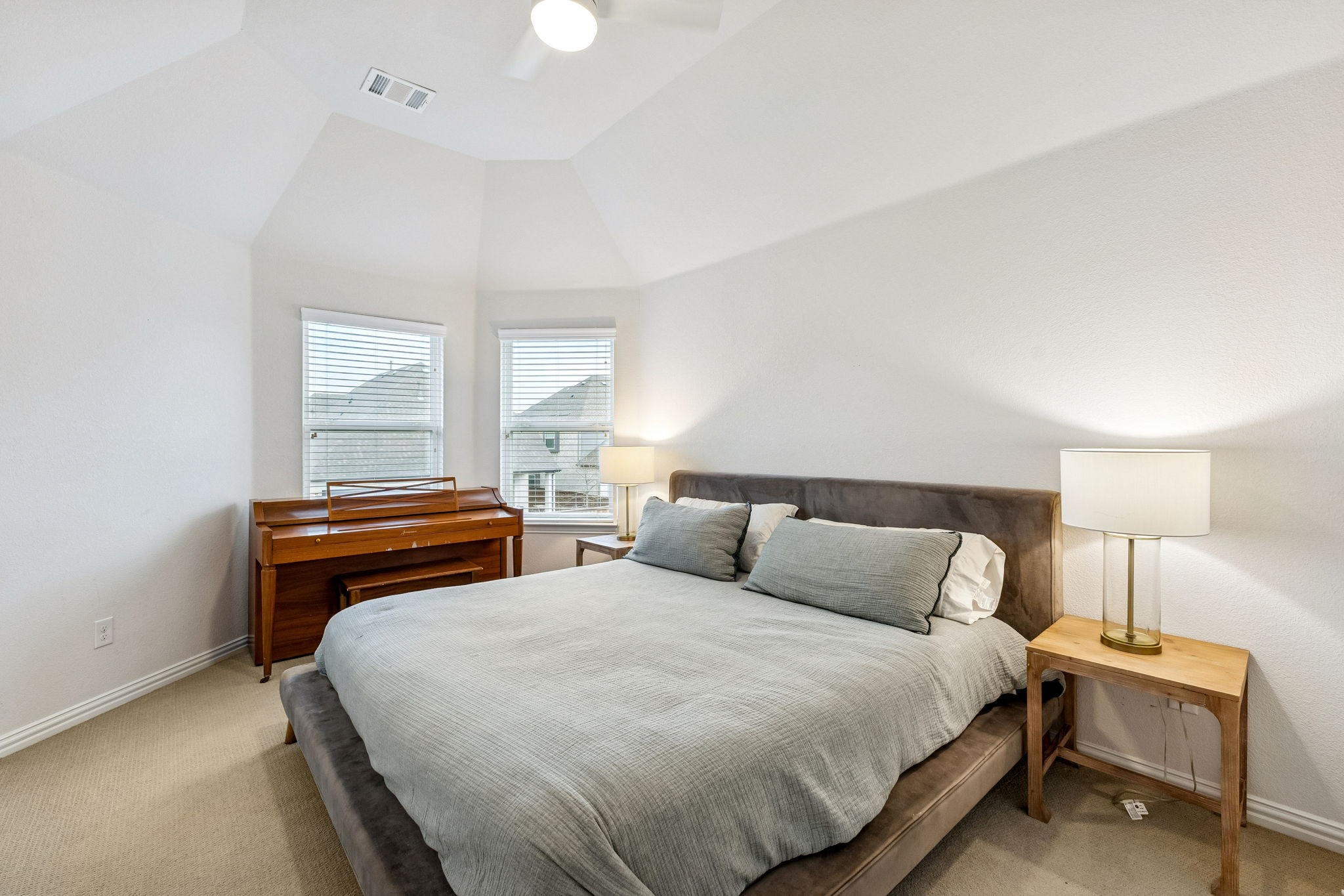 12620 Royal Oaks Lane