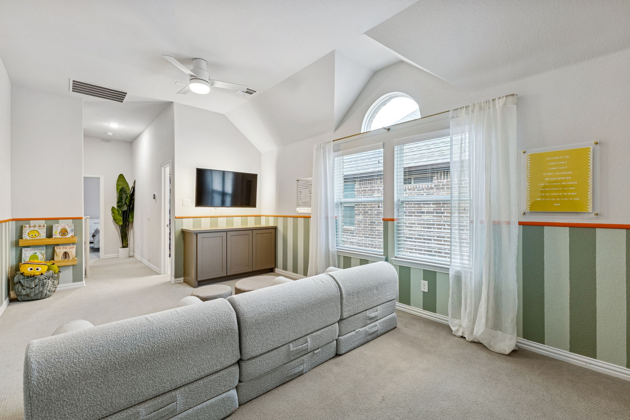 12620 Royal Oaks Lane