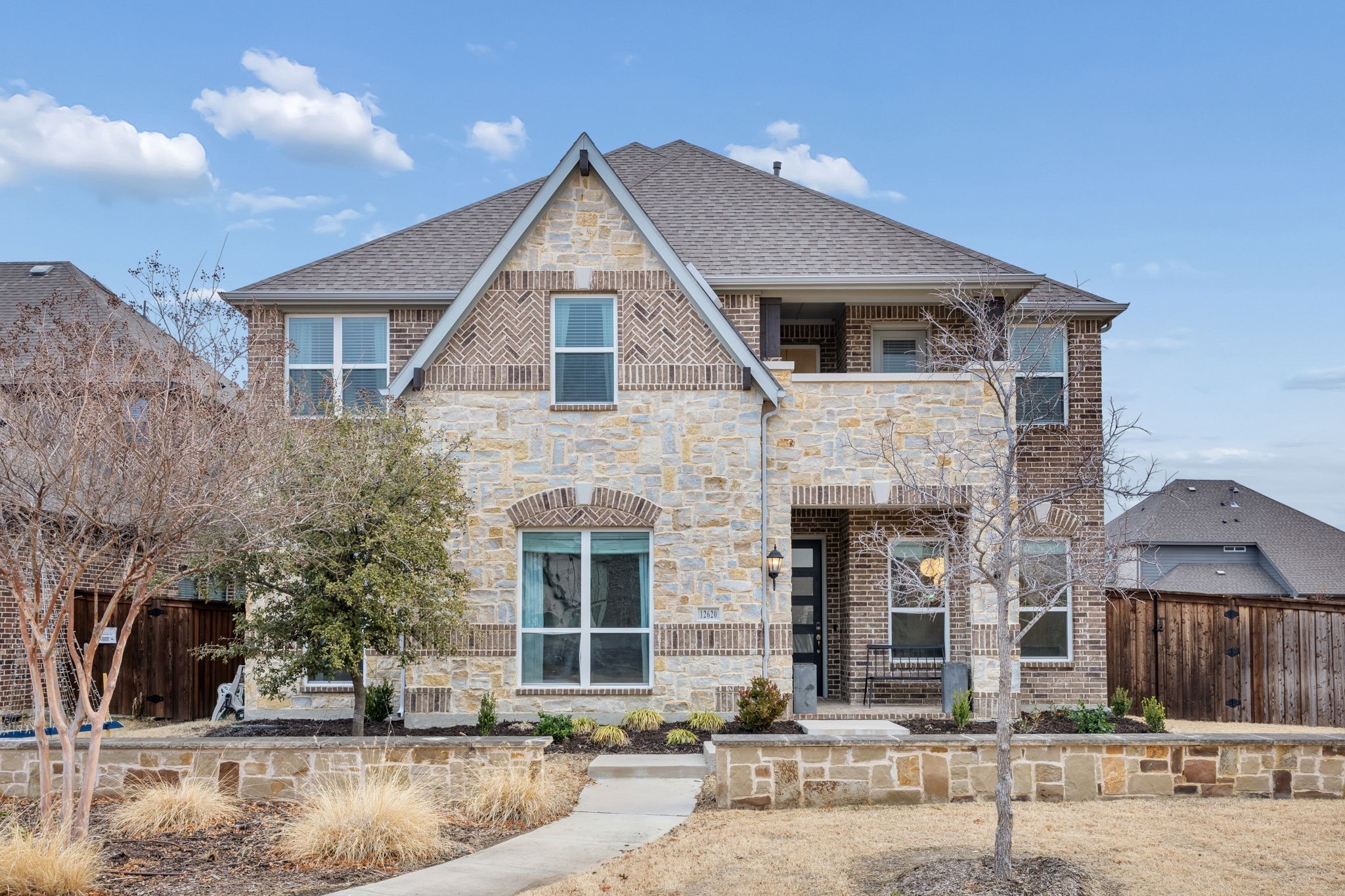 12620 Royal Oaks Lane