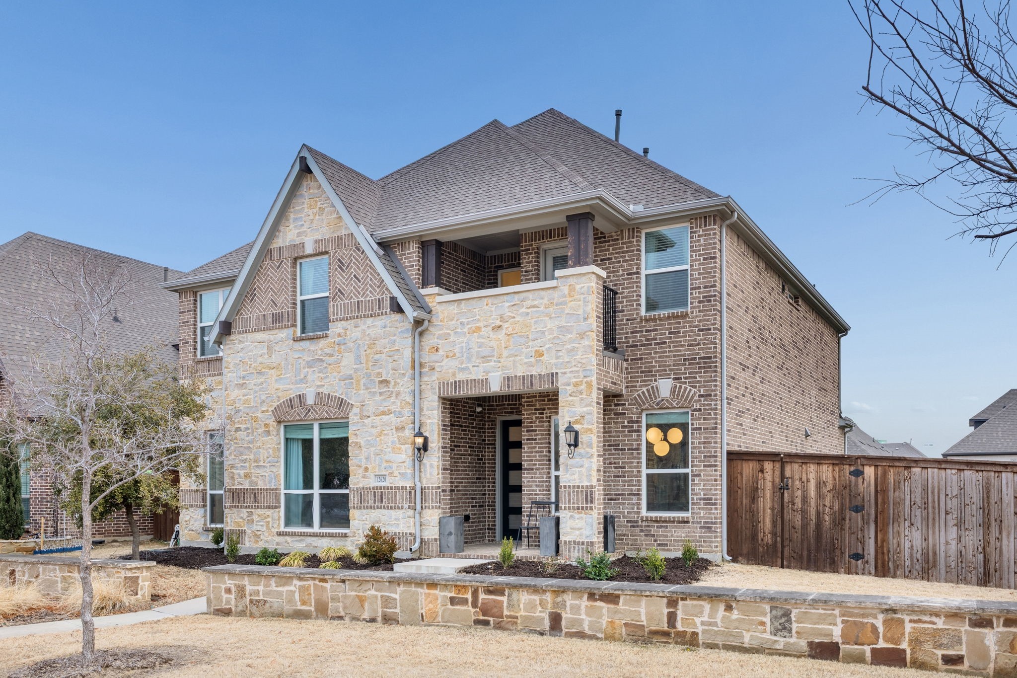12620 Royal Oaks Lane
