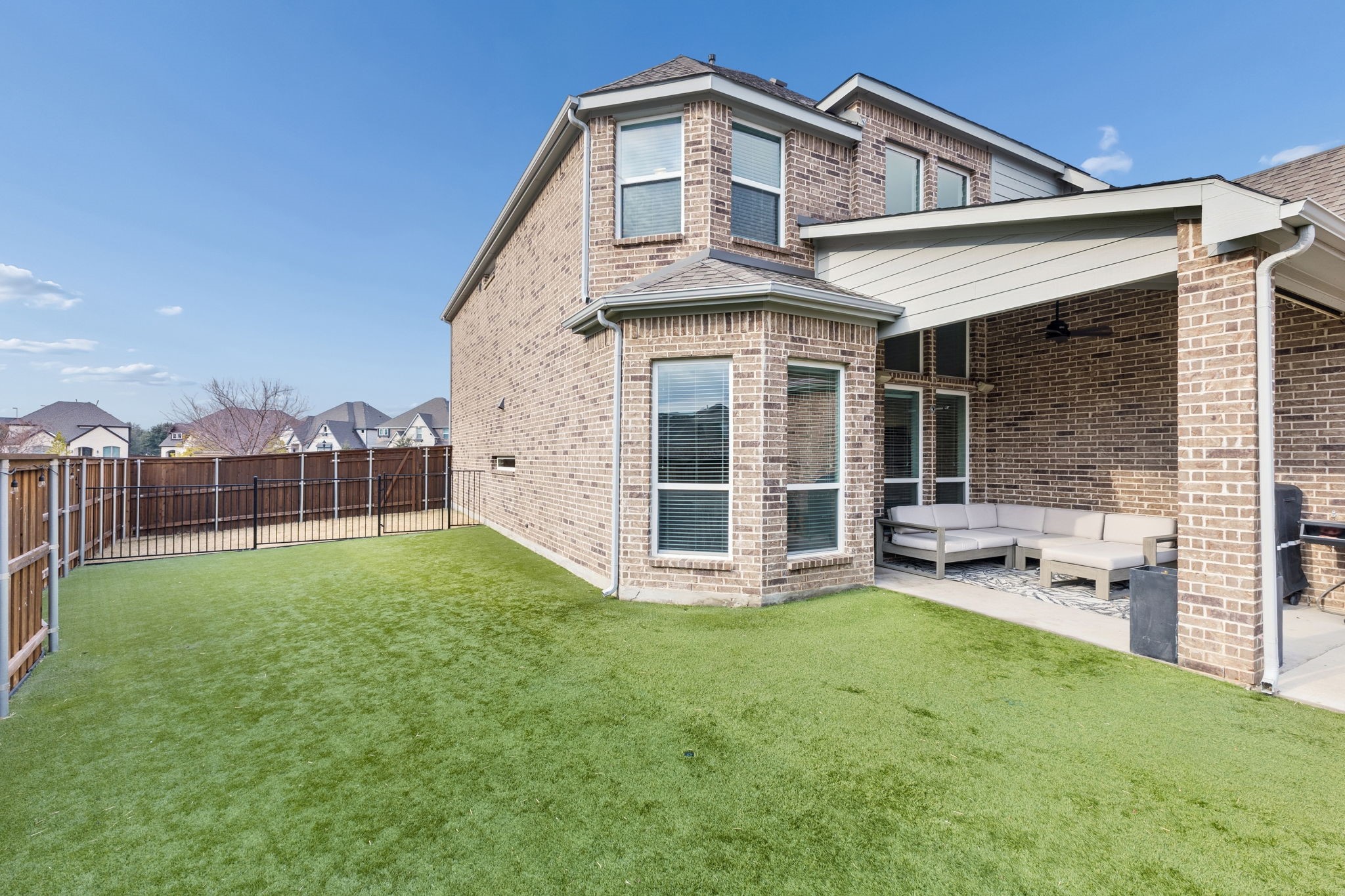 12620 Royal Oaks Lane