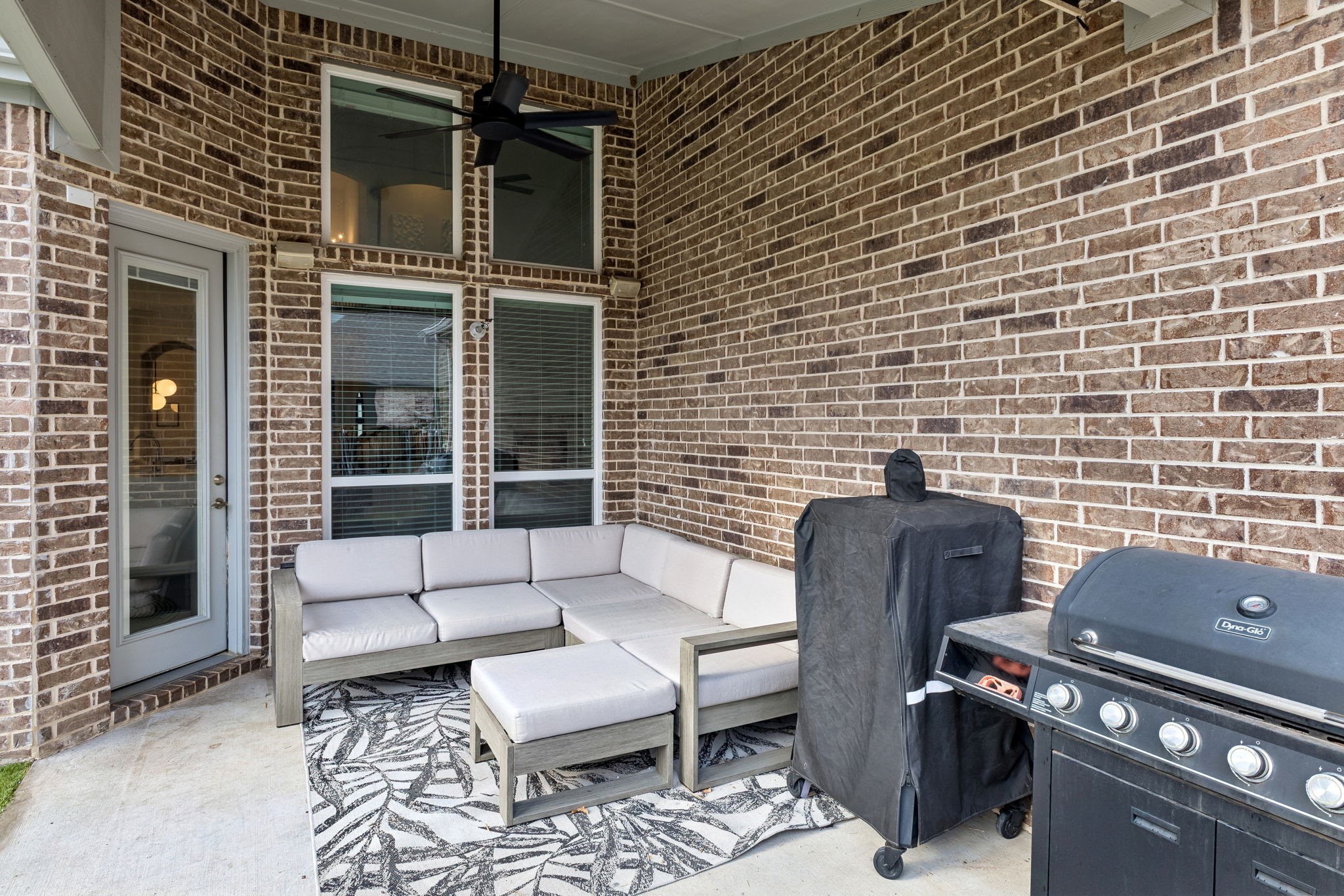 12620 Royal Oaks Lane