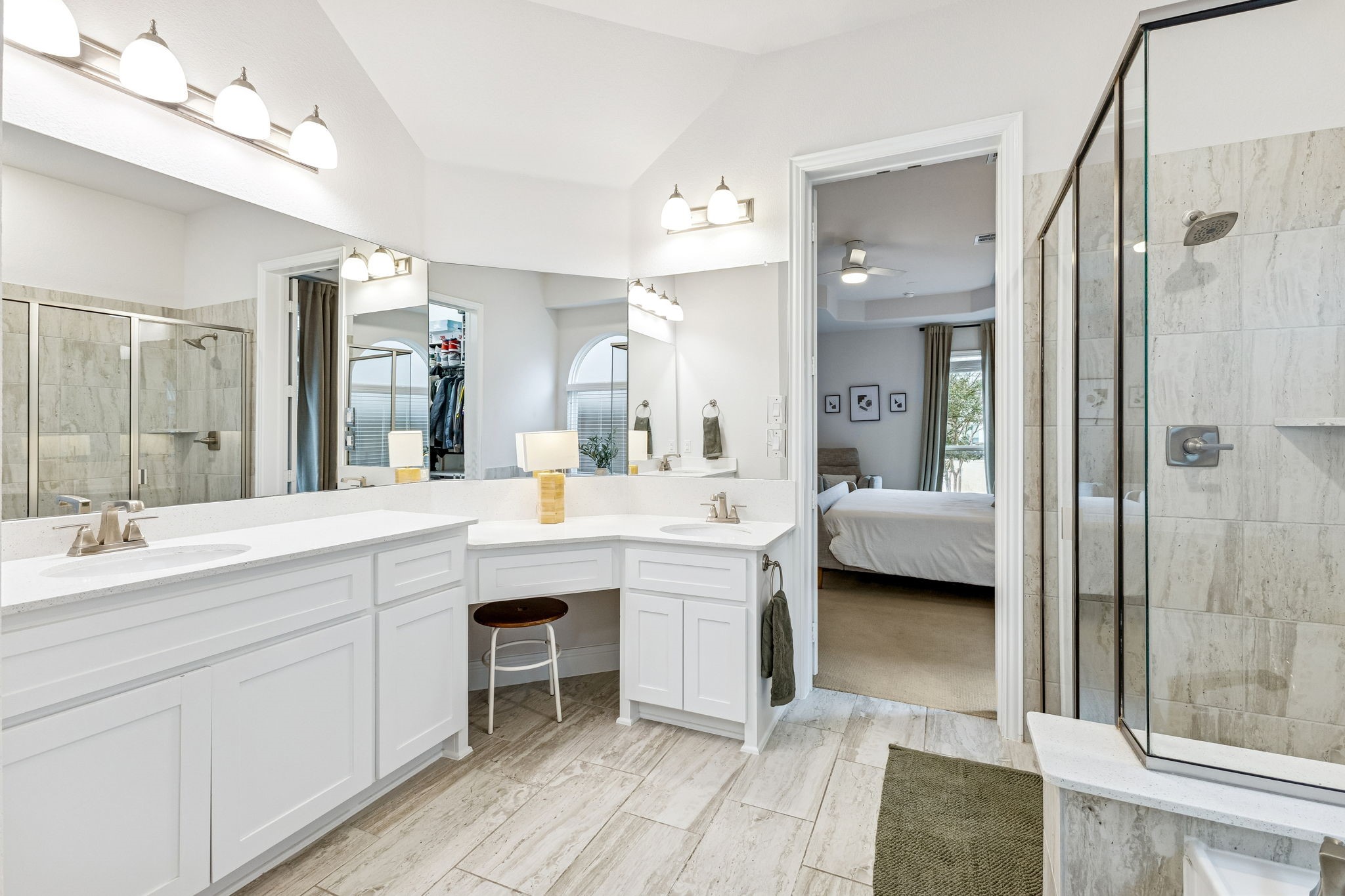 12620 Royal Oaks Lane