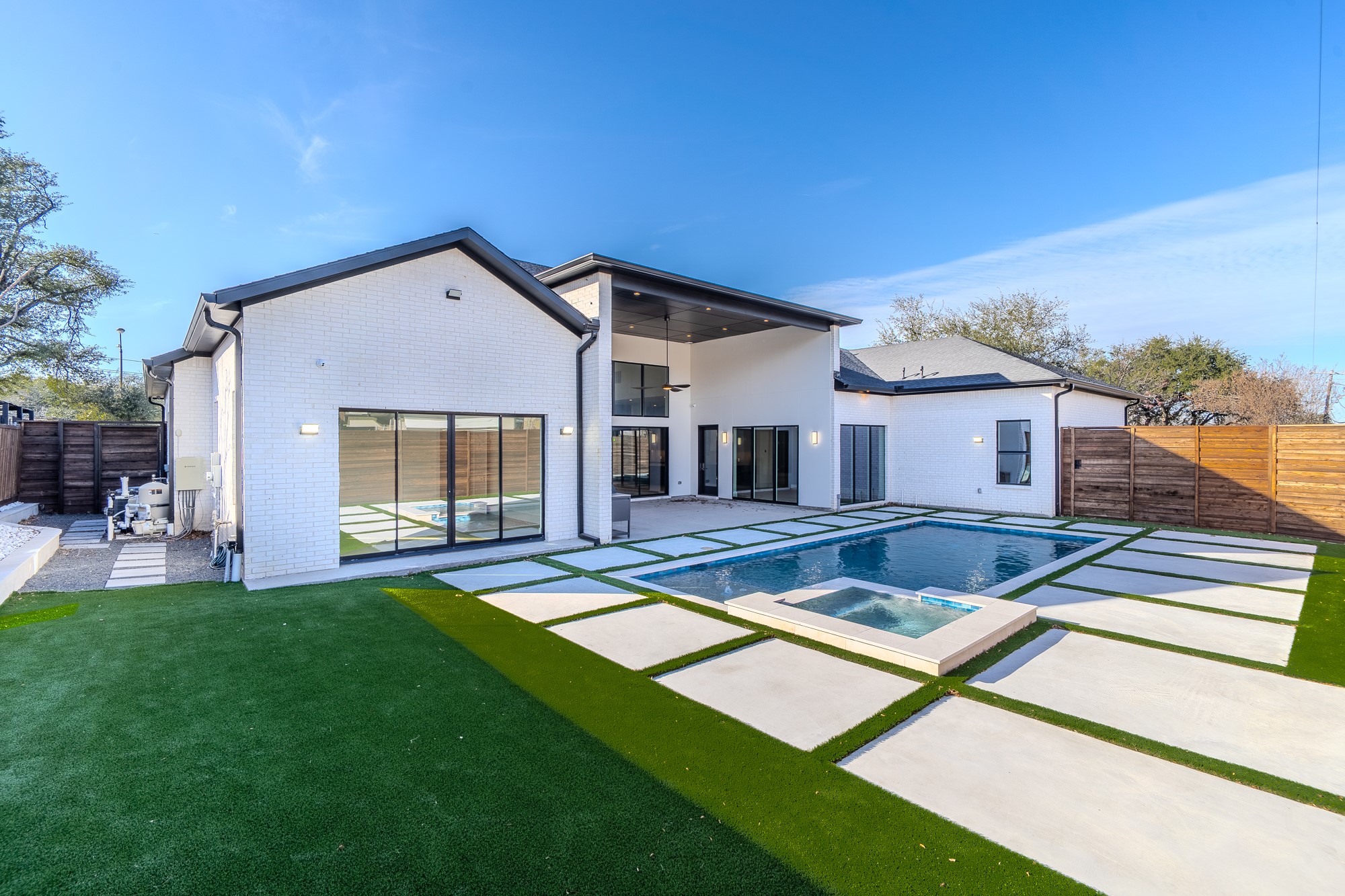 11232 Hillcrest Road