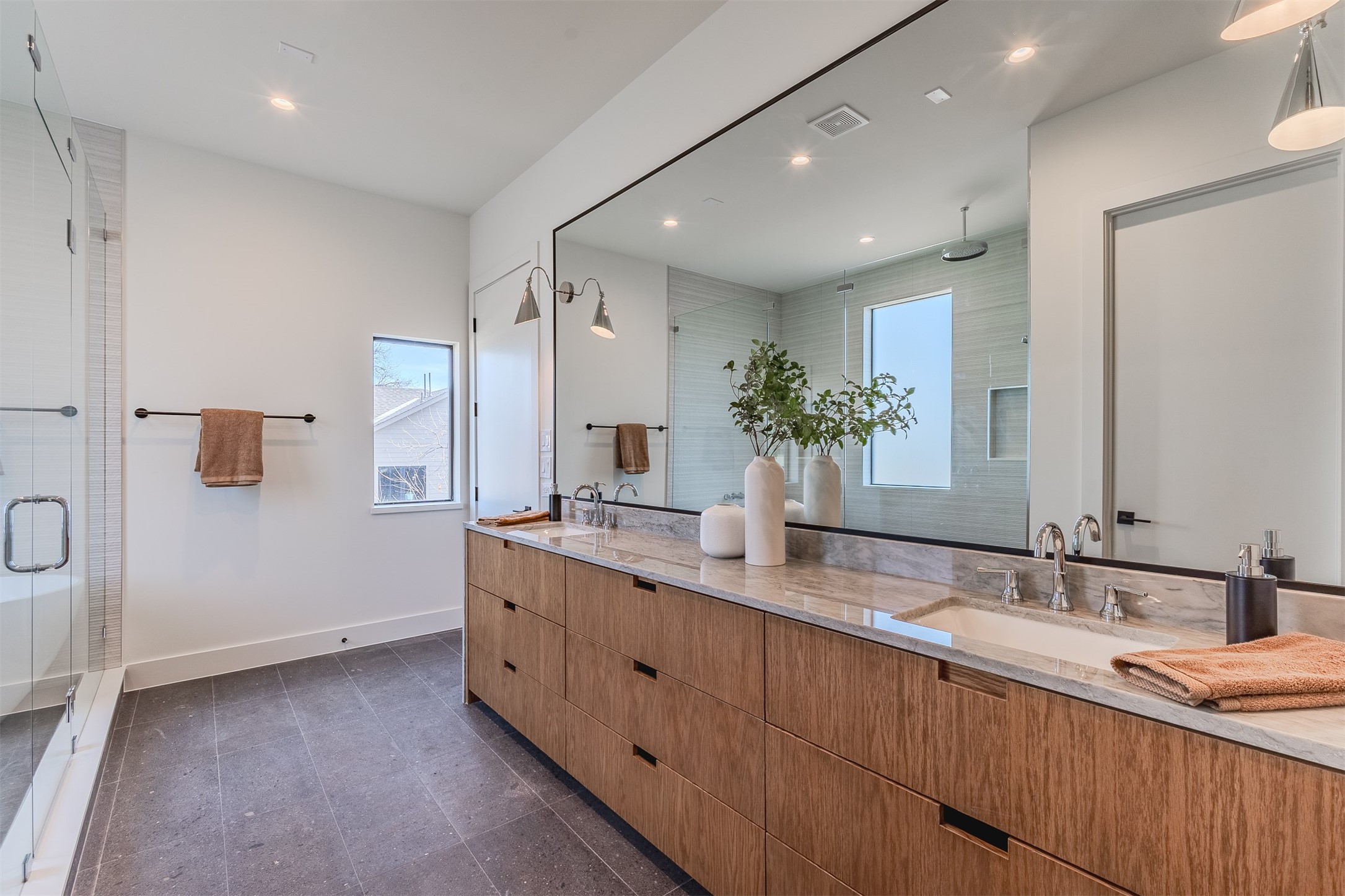 7115 Casa Loma Avenue