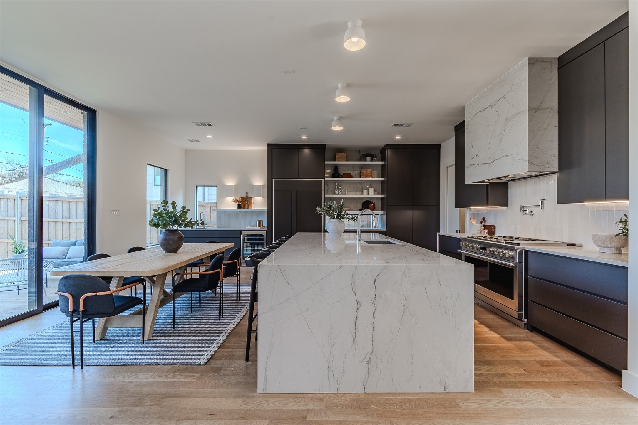 7115 Casa Loma Avenue