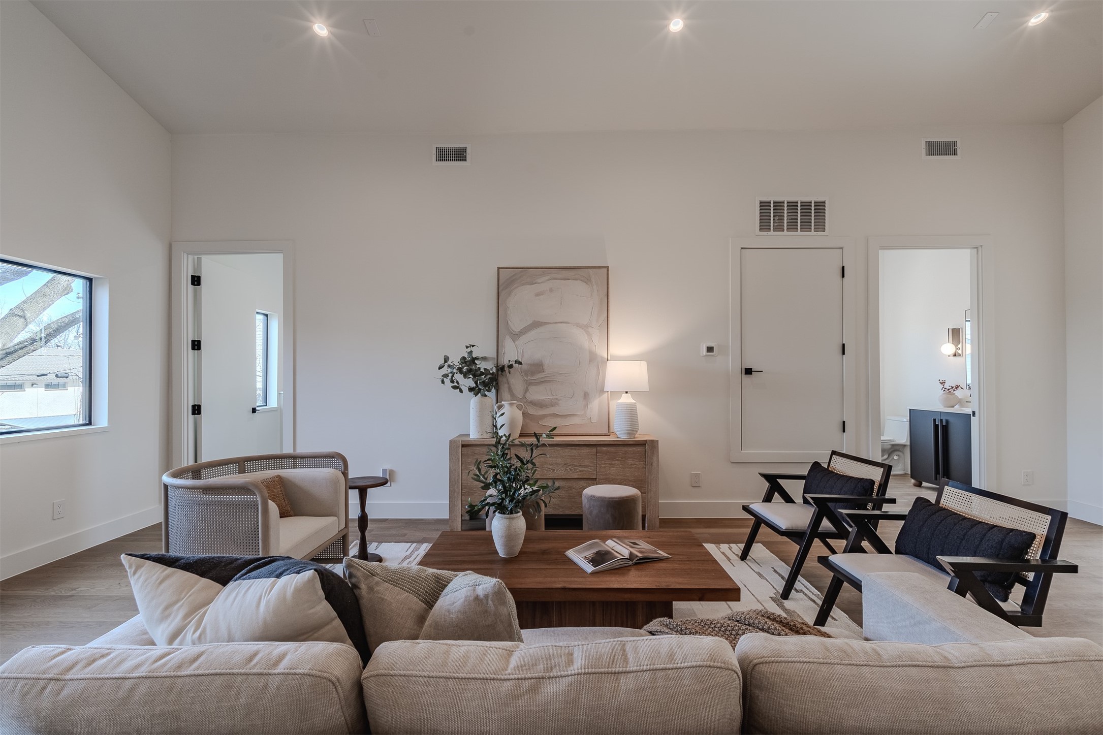 7115 Casa Loma Avenue