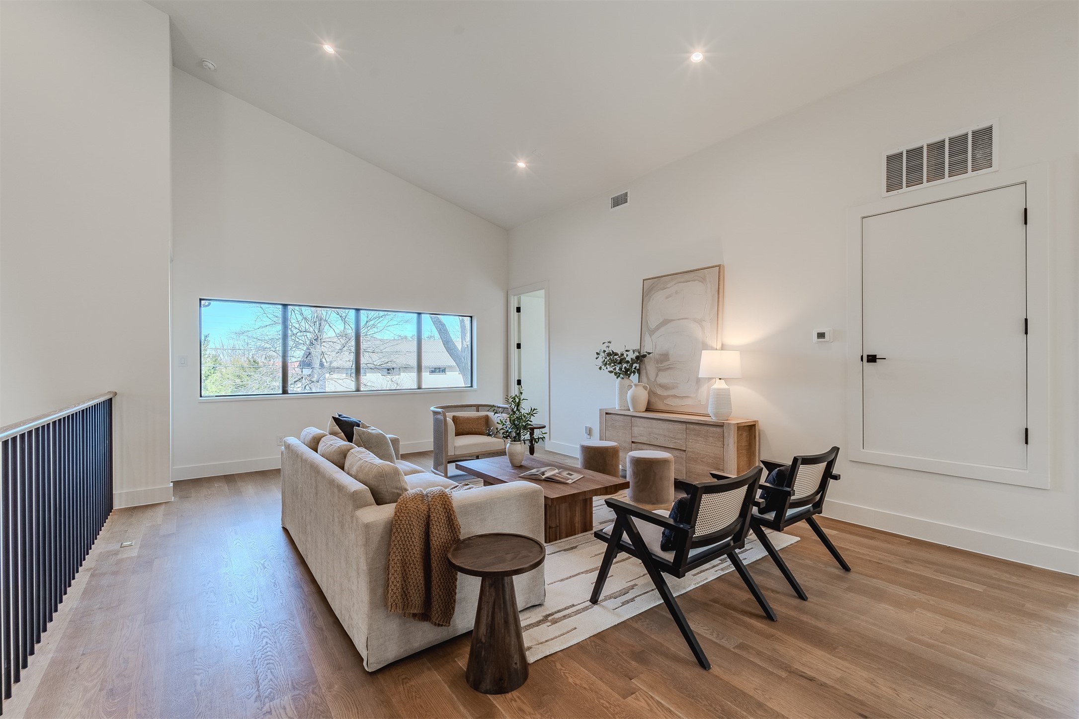 7115 Casa Loma Avenue