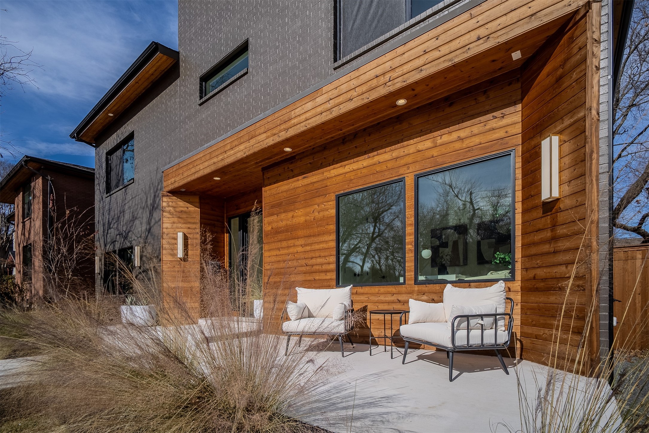 7115 Casa Loma Avenue