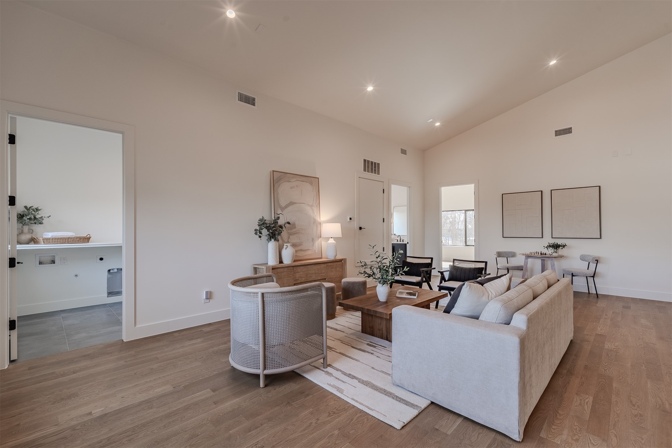 7115 Casa Loma Avenue