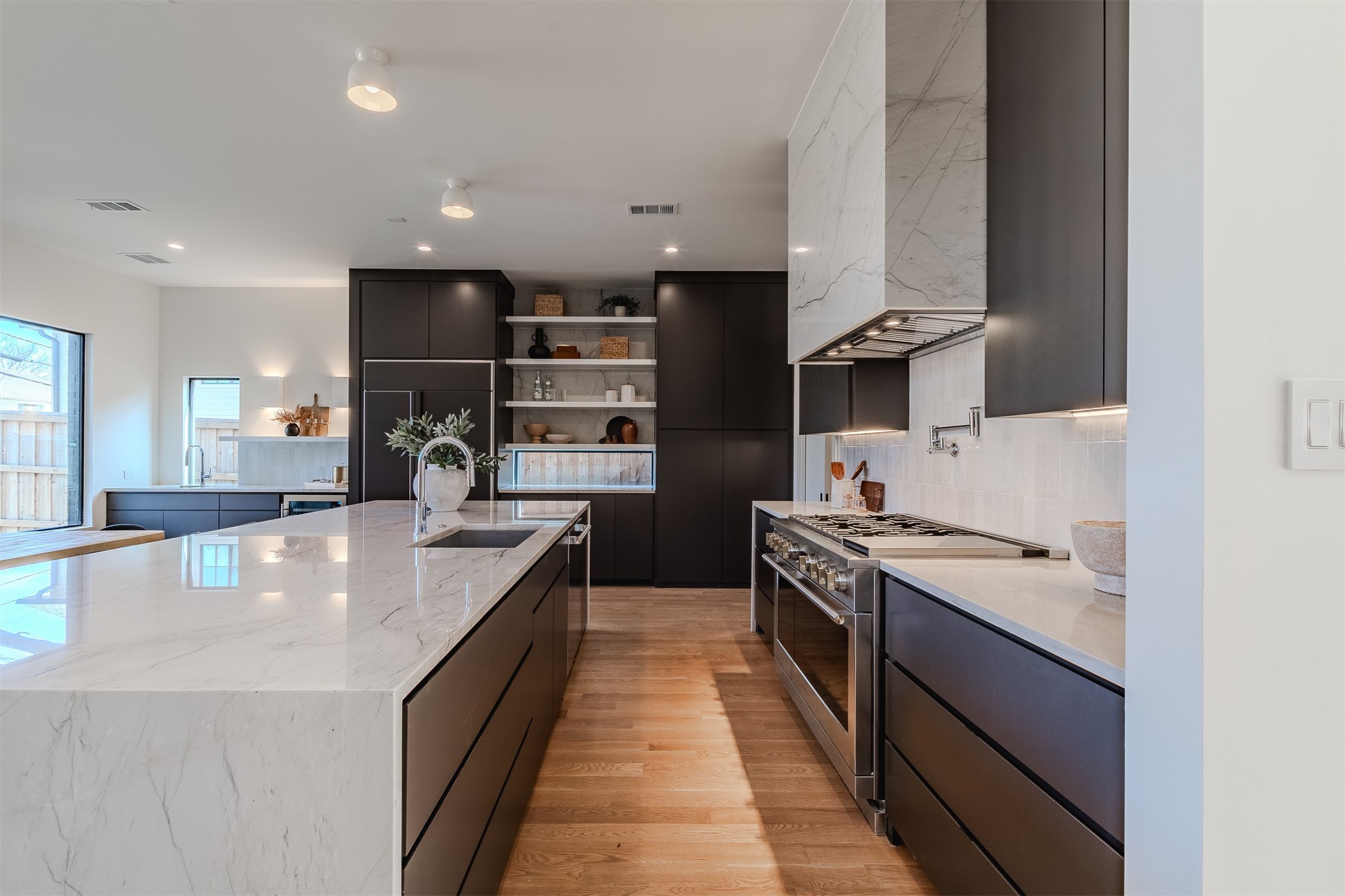 7115 Casa Loma Avenue