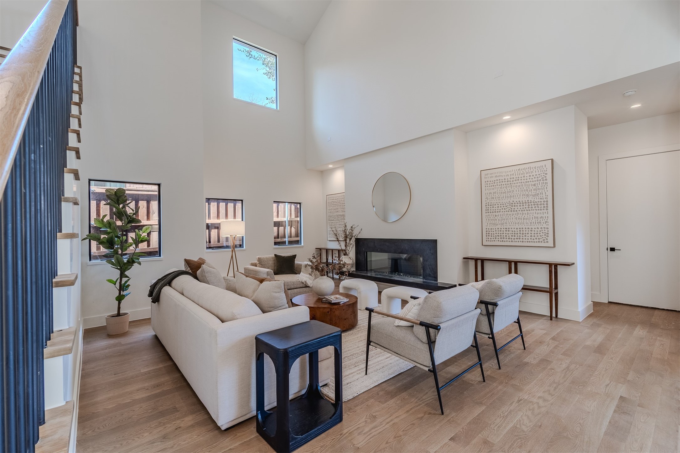 7115 Casa Loma Avenue